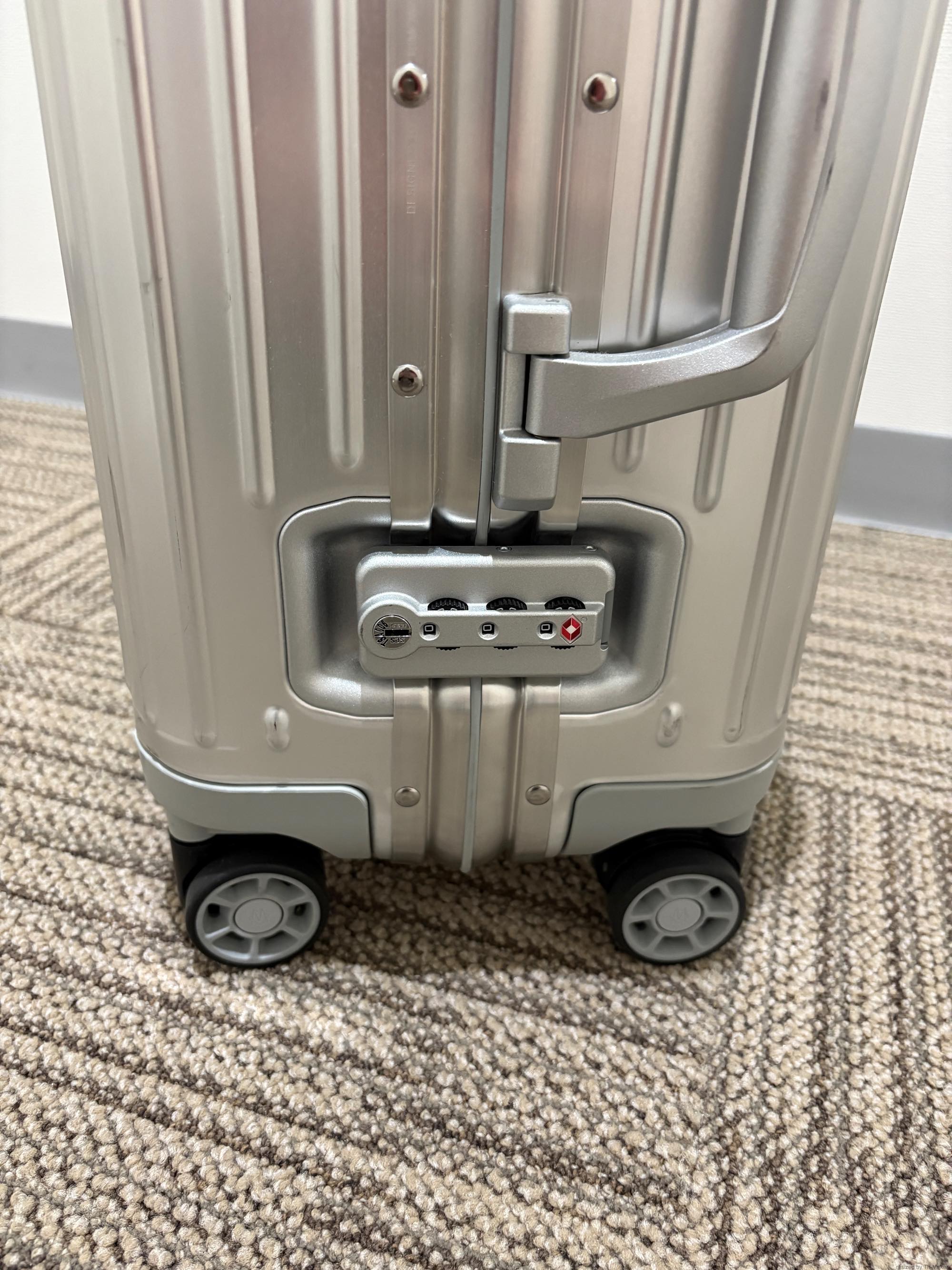 リモワ オリジナル 925.53.00.4-5 キャビン 中古美品 35リットル 4輪
