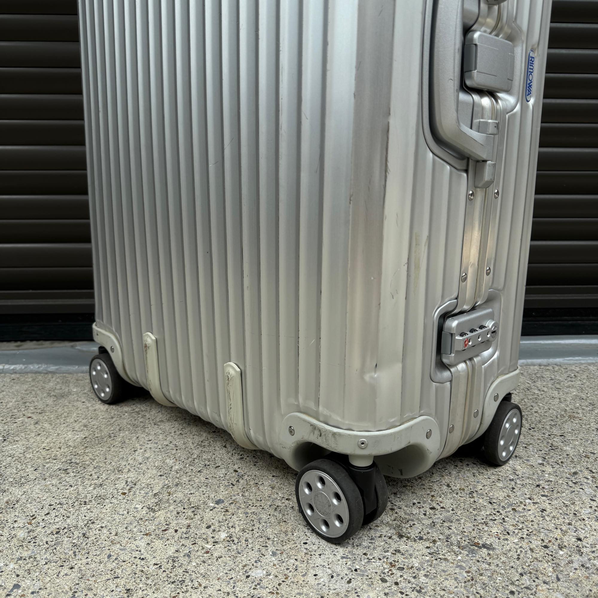リモワ トパーズ 中古商品 932.70-5 82リットル 4輪