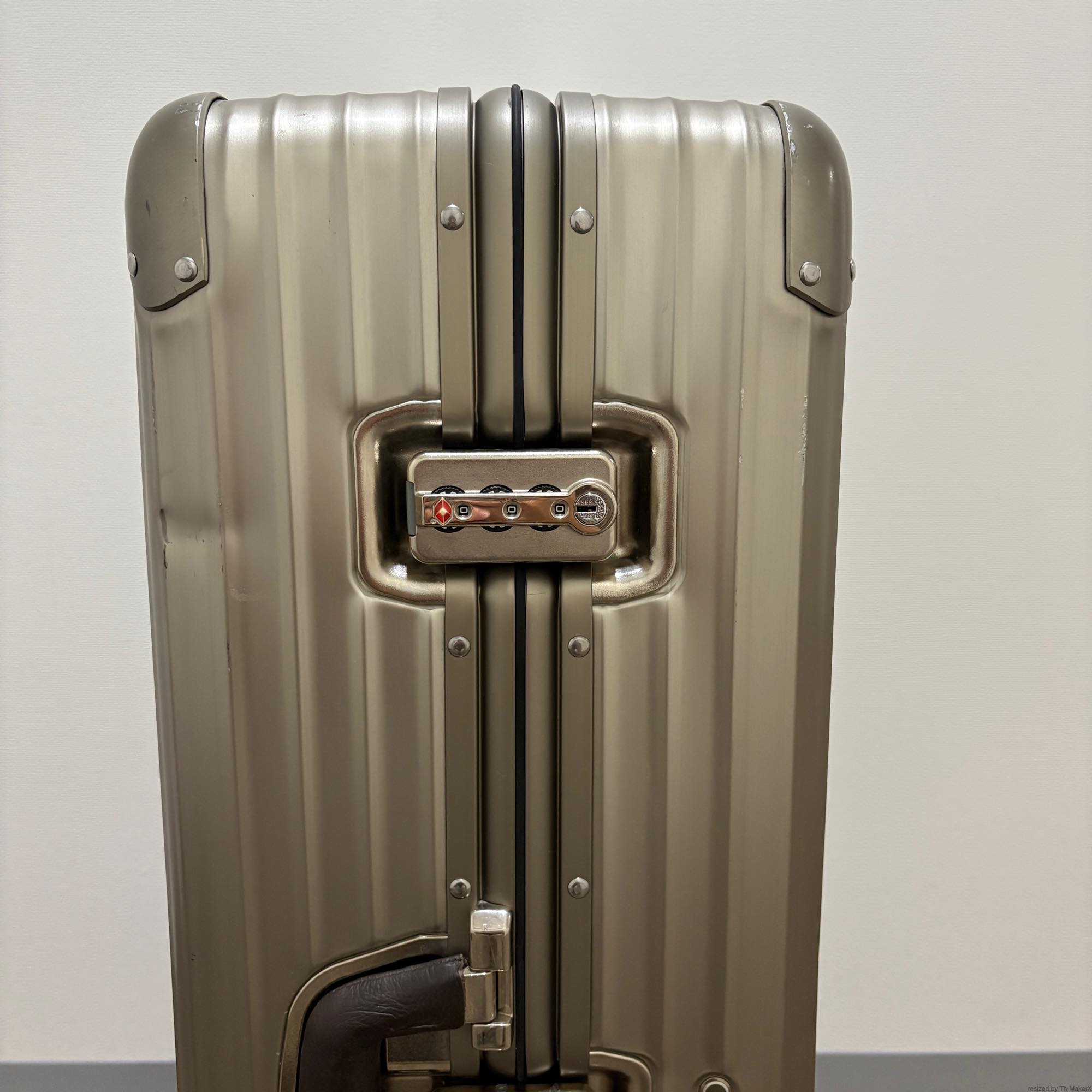 リモワ トパーズ チタニウム(オリジナル) 中古美品 945.77-5 98リットル 4輪