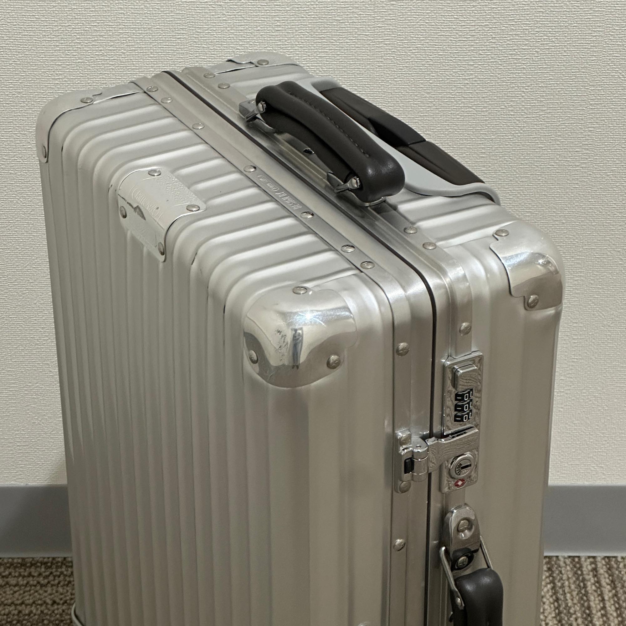 リモワ クラシックフライト 中古美品 971.52-5 33リットル 4輪