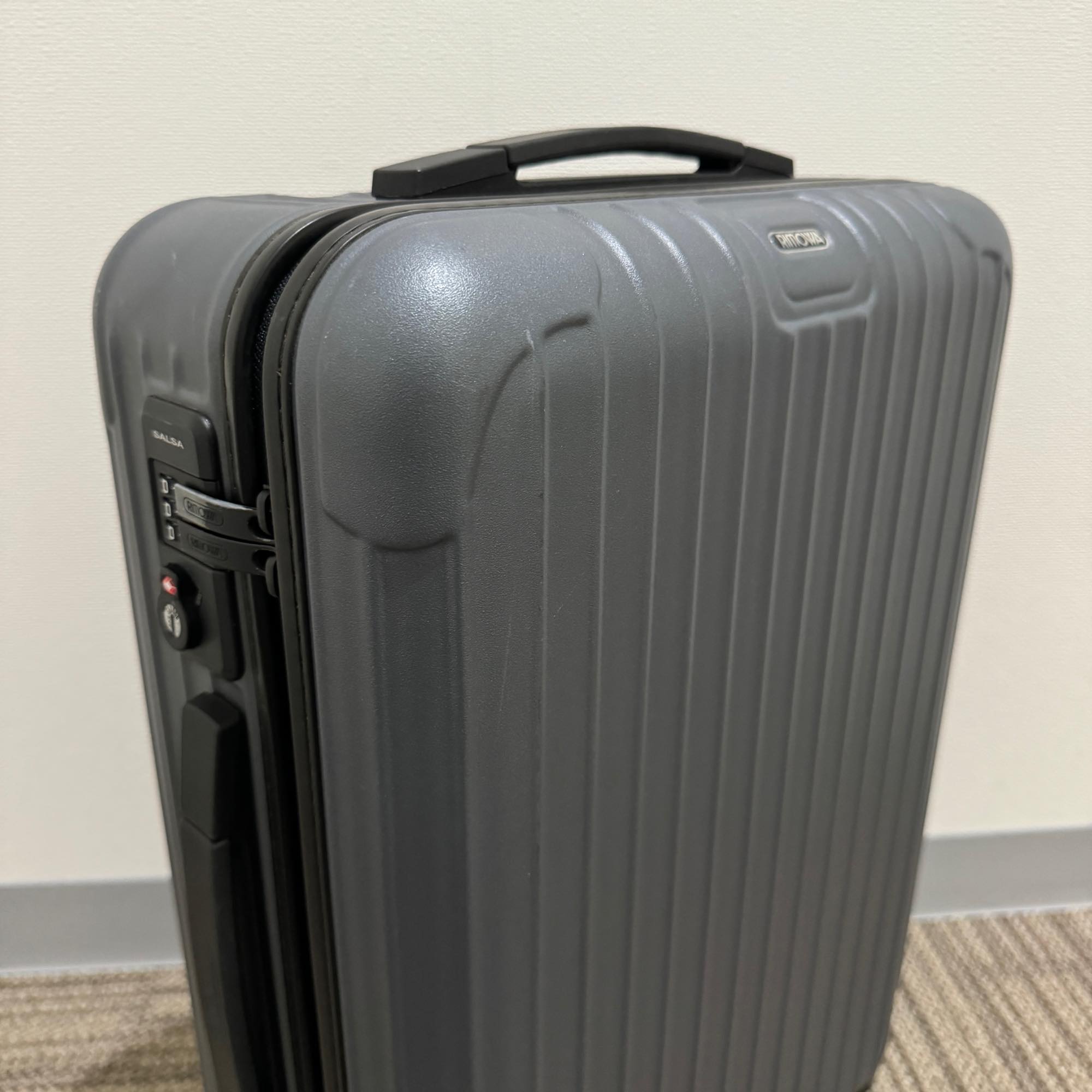 リモワ サルサ 810.52.35.2 中古美品 33リットル 2輪