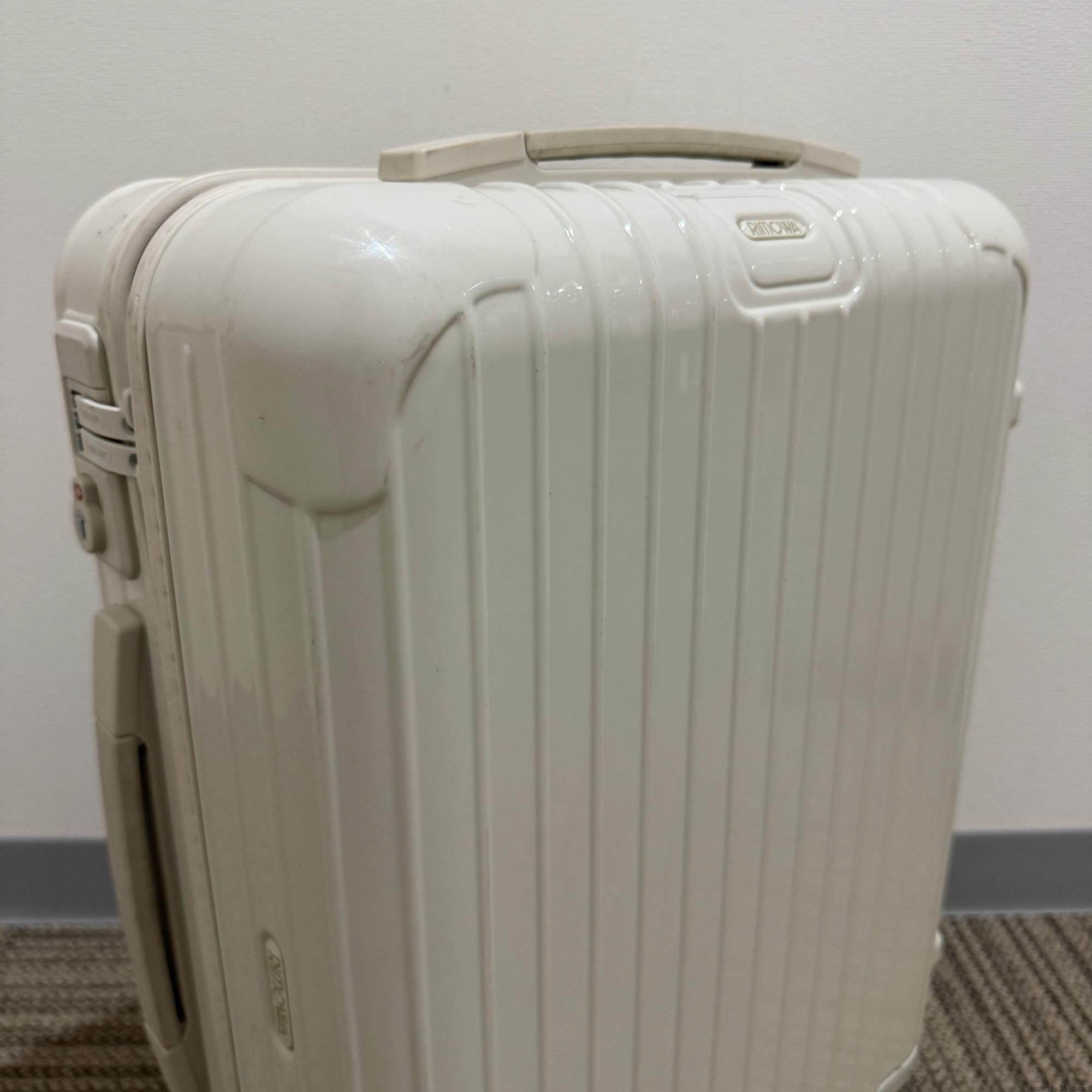 リモワ ユナイテッドアローズ限定 サルサ 810.90.42.7 中古美品 32リットル 4輪