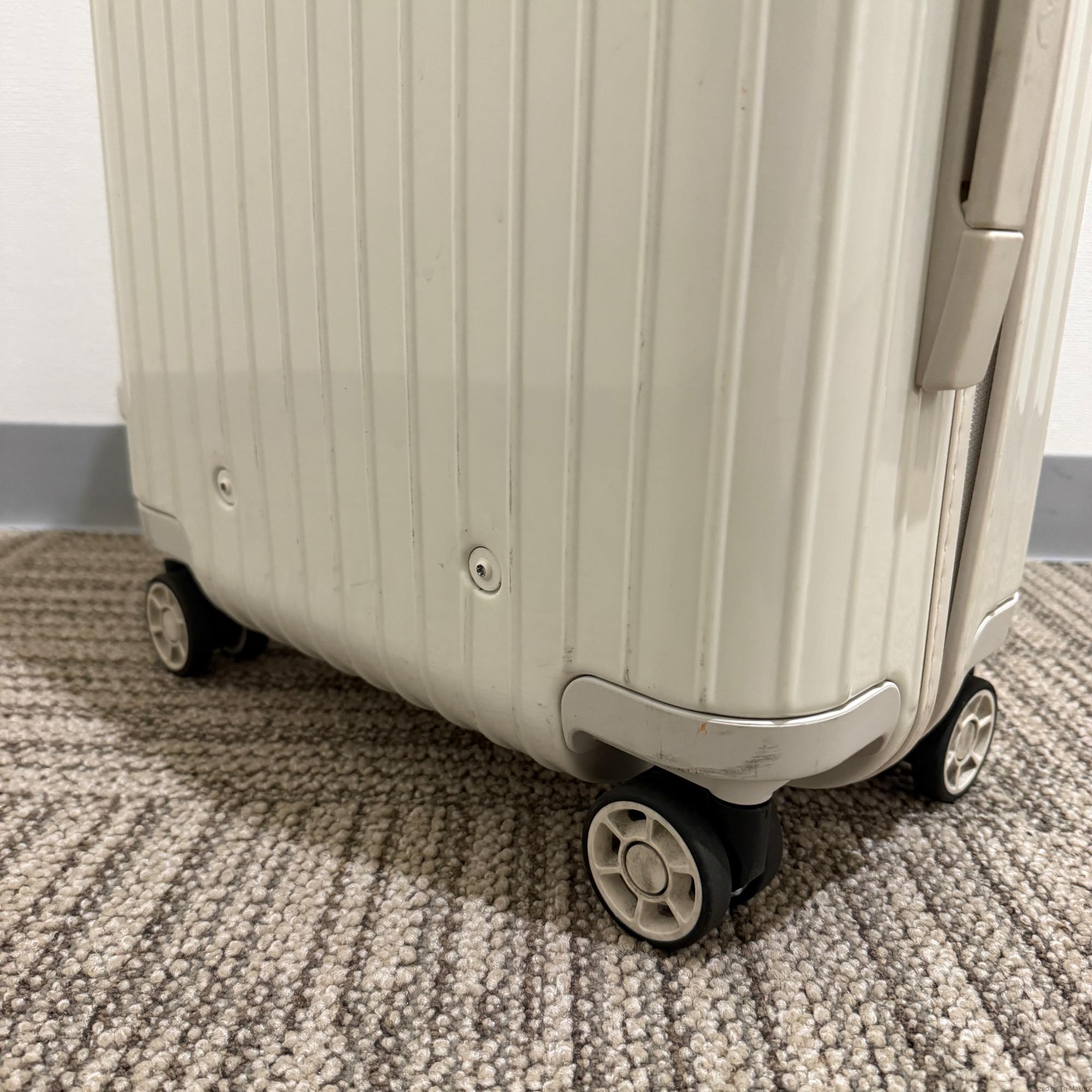 リモワ ユナイテッドアローズ限定 サルサ 810.90.42.7 中古美品 32リットル 4輪