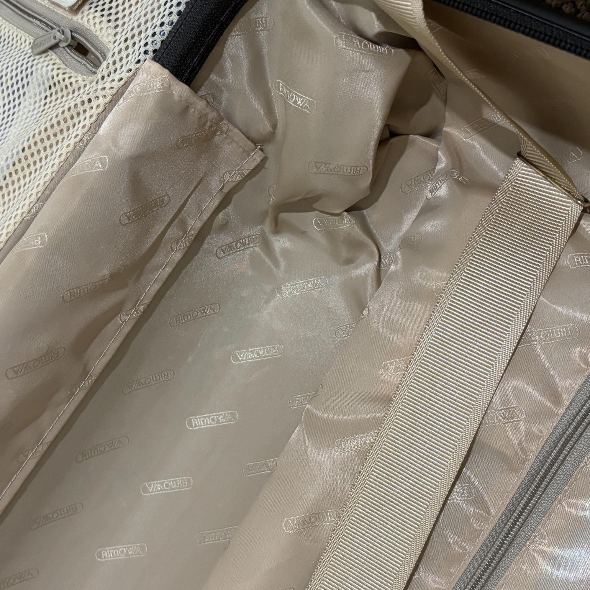 リモワ エッセンシャル (サルサデラックス) 852.52-6 33リットル 中古美品 2輪