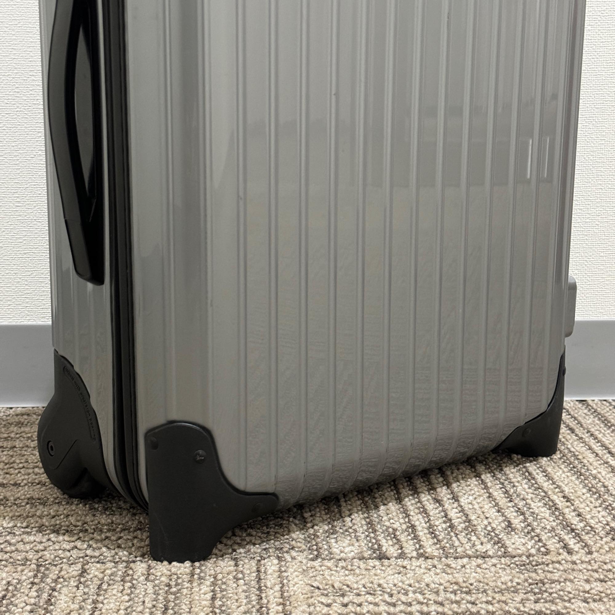 リモワ サルサ 中古美品 856.52-6 35リットル 2輪