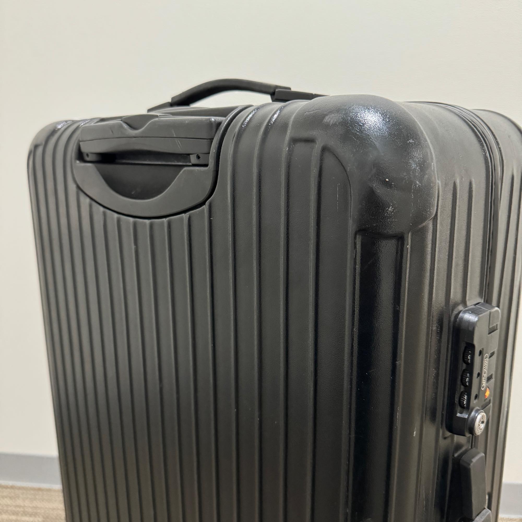 リモワ サルサ 871.70-6 82リットル 中古商品 4輪