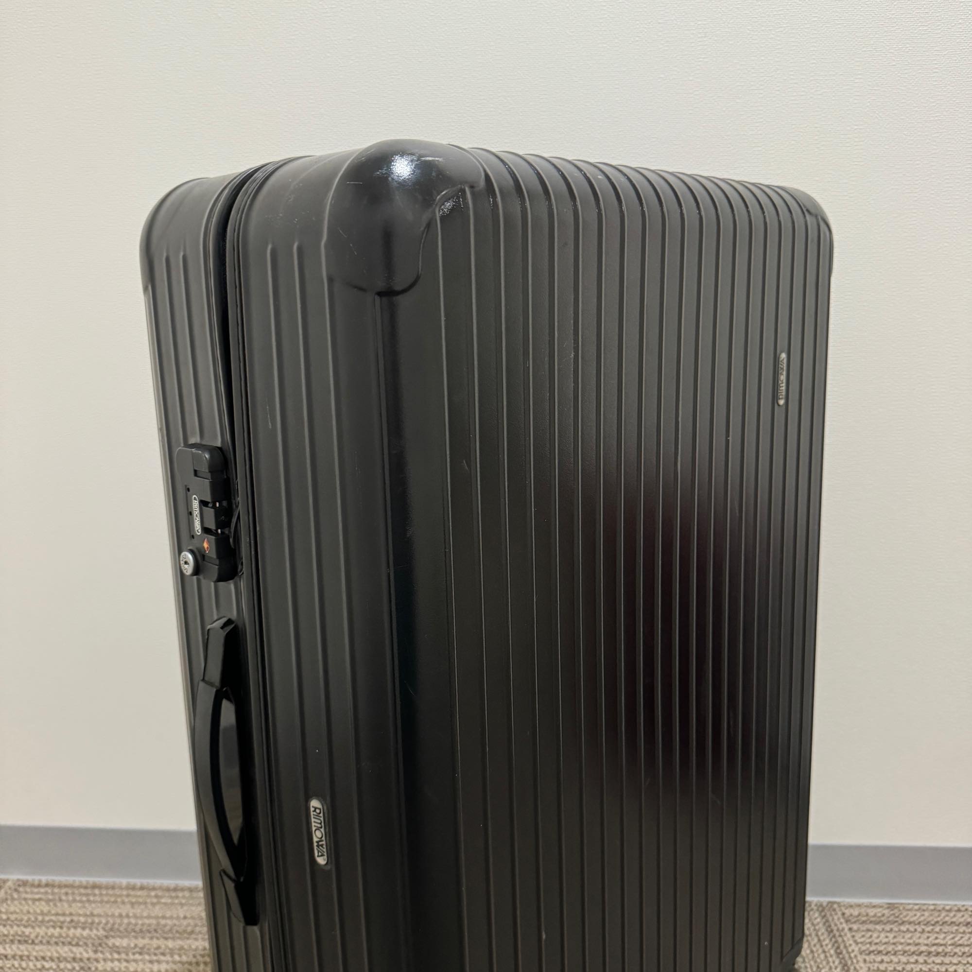 リモワ サルサ 871.77-6 107リットル 中古商品 4輪
