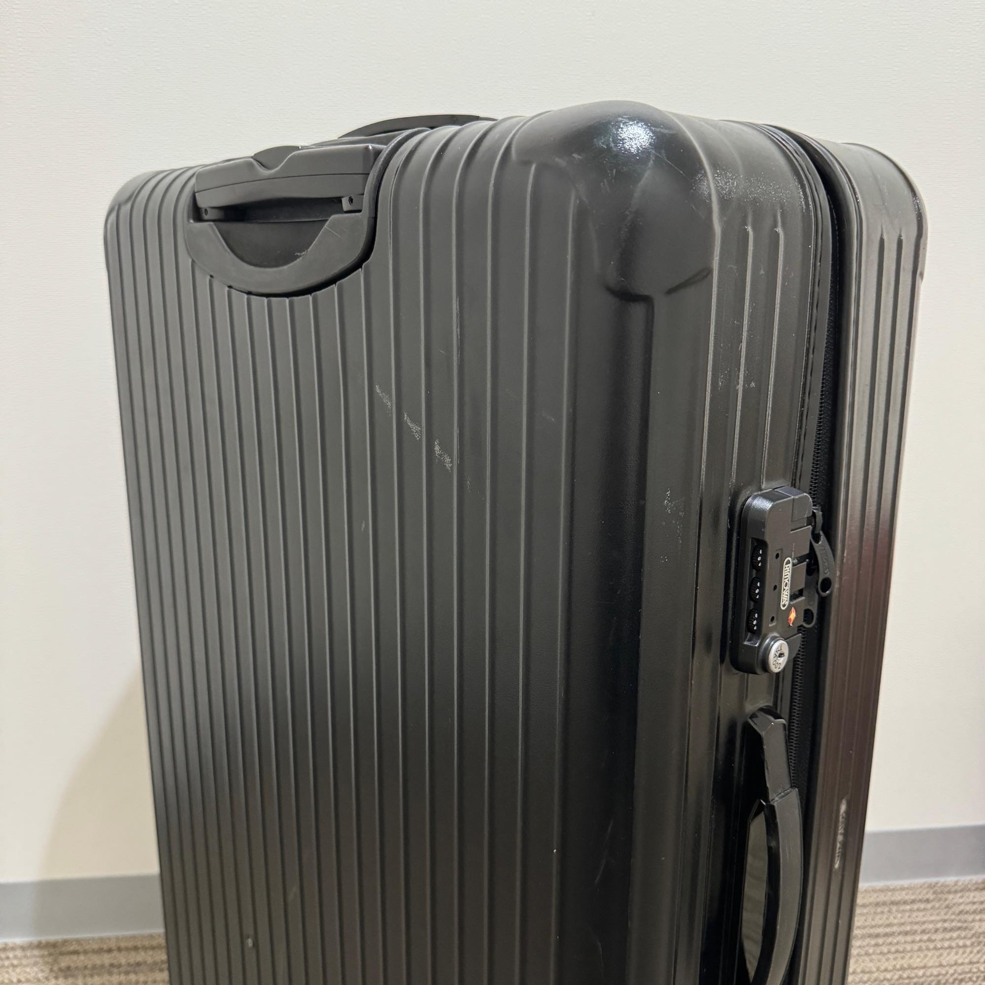 リモワ サルサ 871.77-6 107リットル 中古商品 4輪