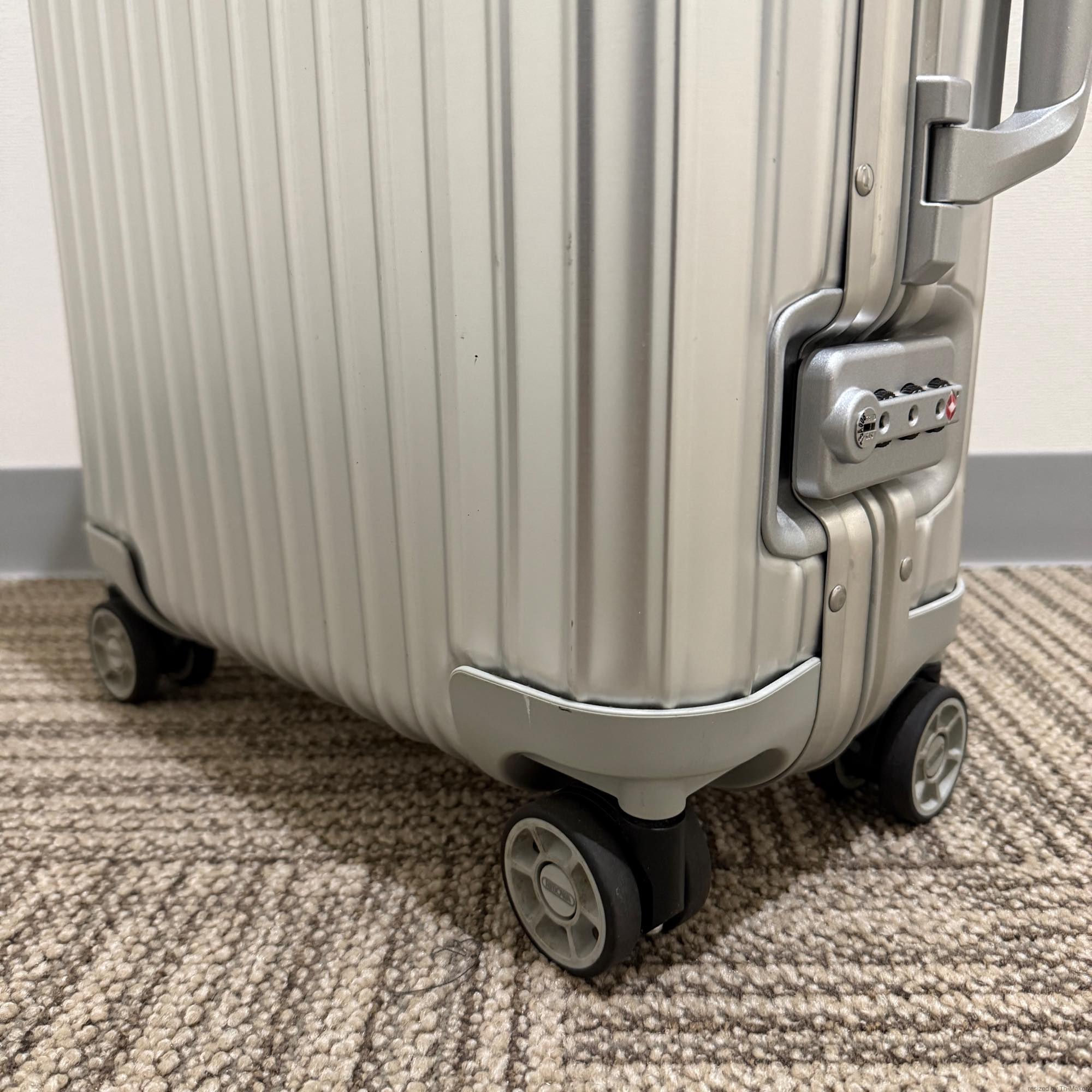 リモワ トパーズ 923.52-6 中古美品 32リットル 4輪