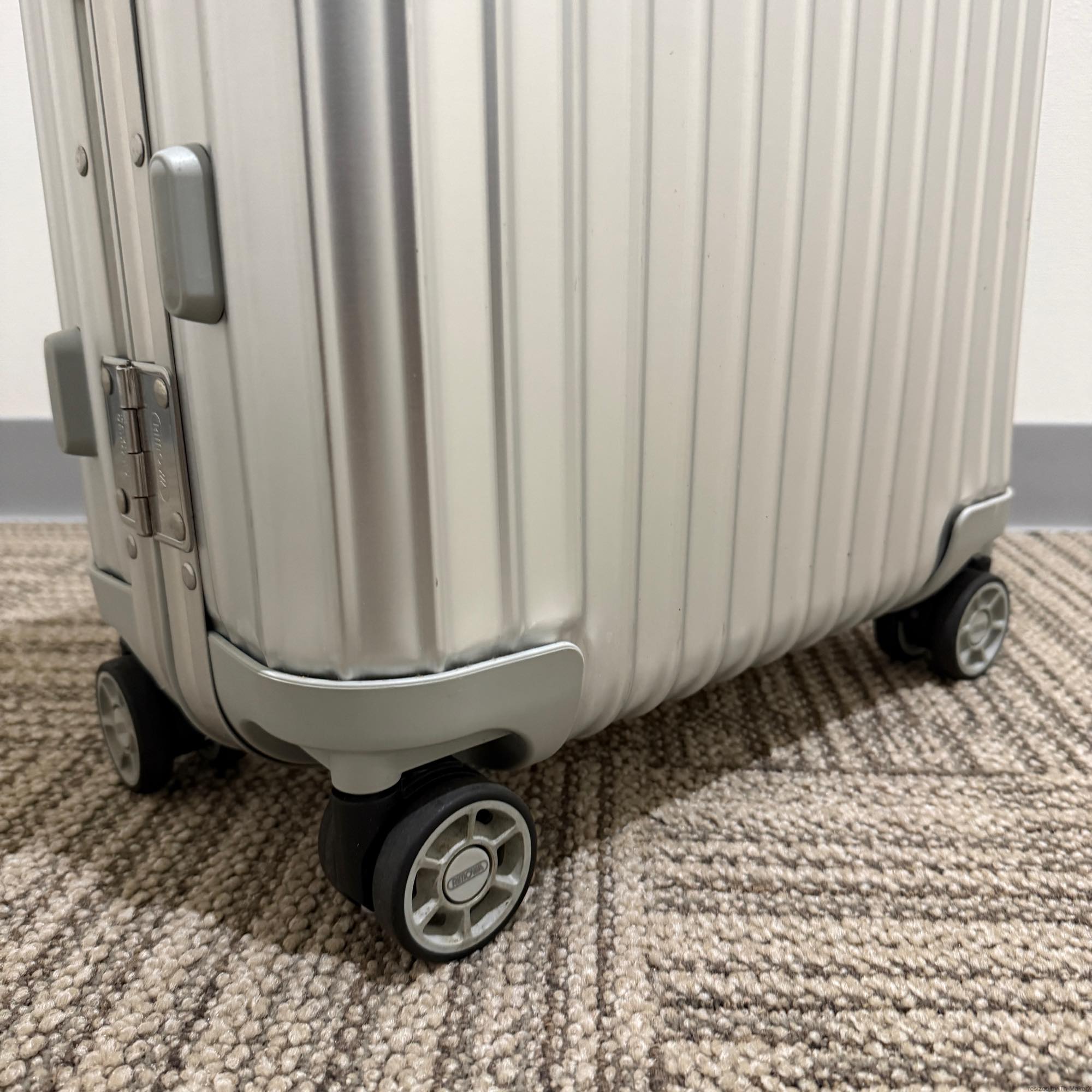 リモワ トパーズ 923.52-6 中古美品 32リットル 4輪