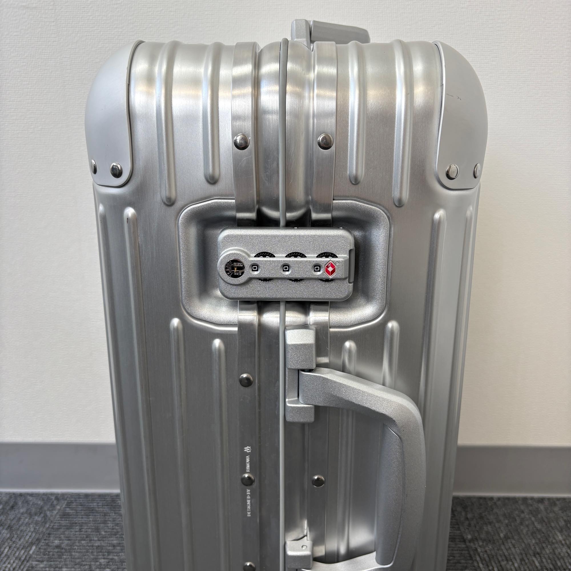 リモワ オリジナル 925.53.00.4-6 キャビン 中古美品 35リットル 4輪
