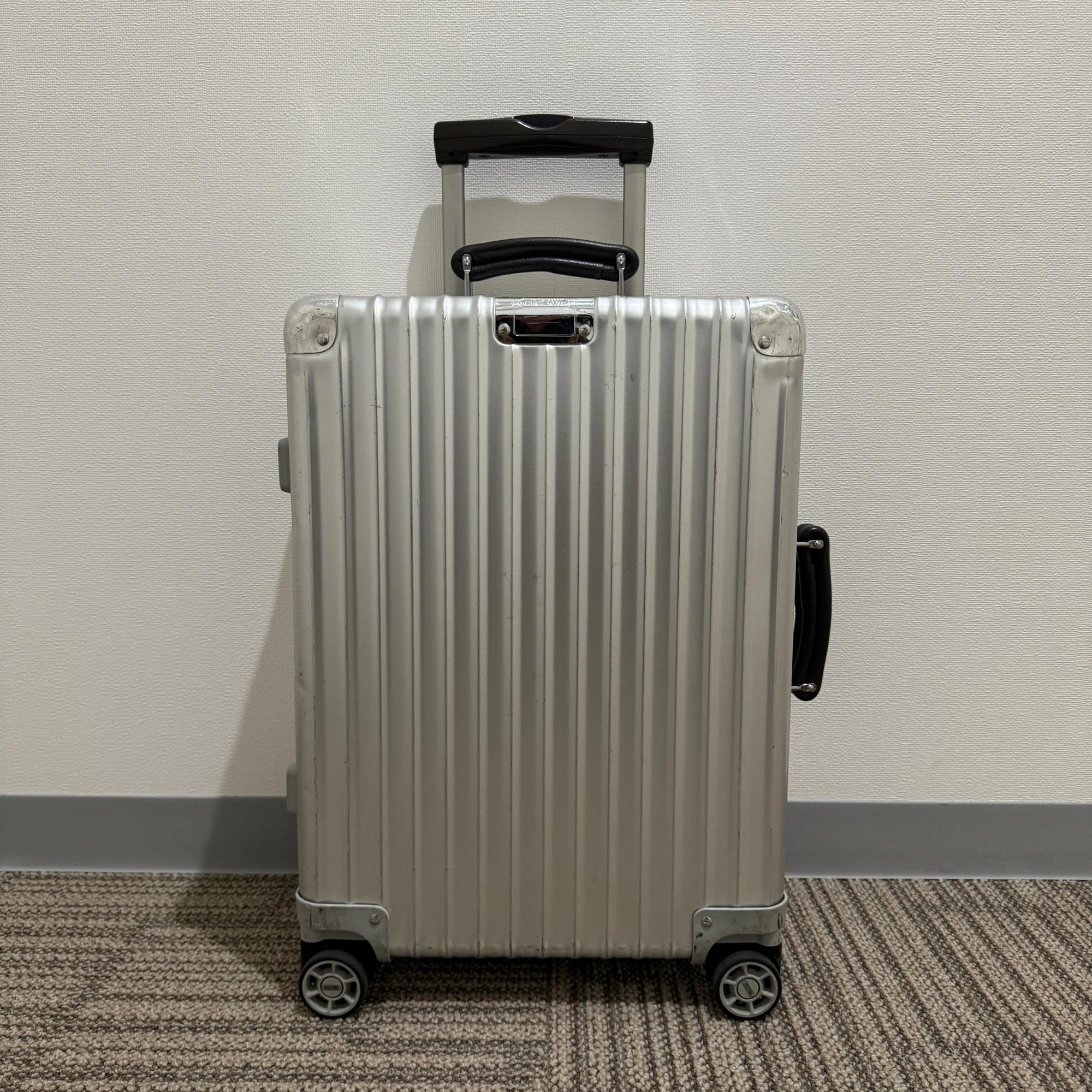 リモワ クラシックフライト 中古商品 971.52-6 33リットル 4輪