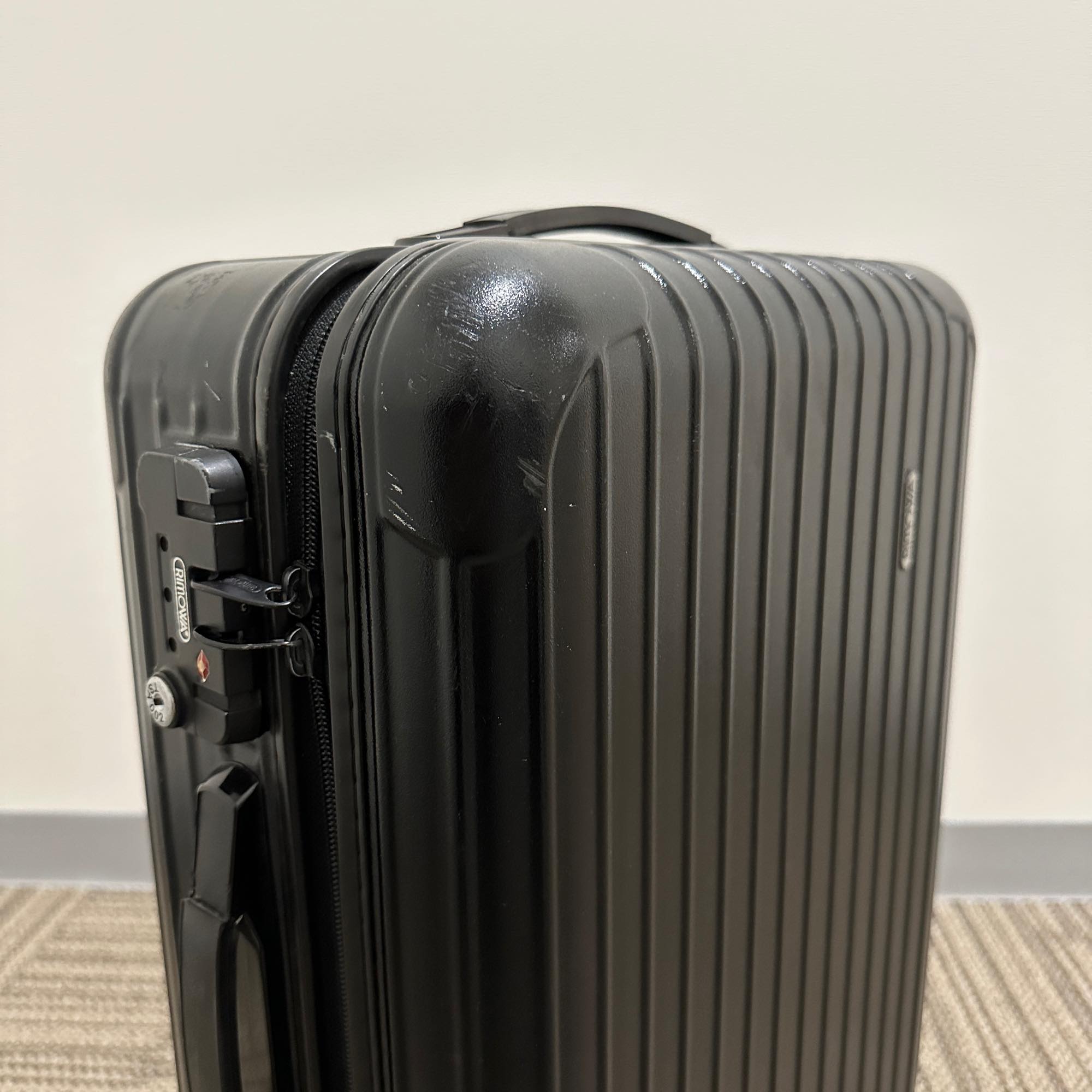 リモワ サルサ 851.52-7 32リットル 中古商品 2輪