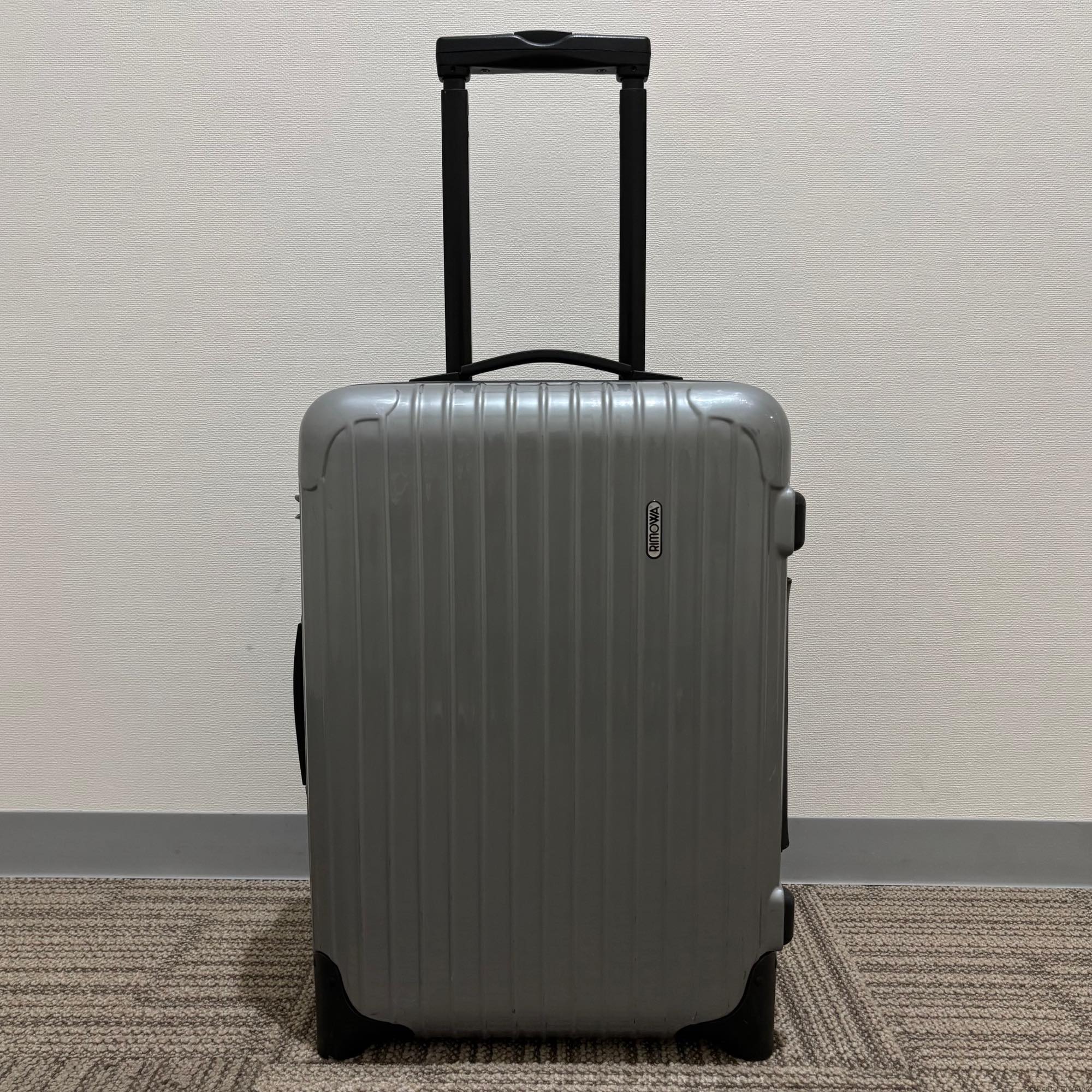 リモワ サルサ(エッセンシャル) 中古美品 856.52-7 35リットル 2輪