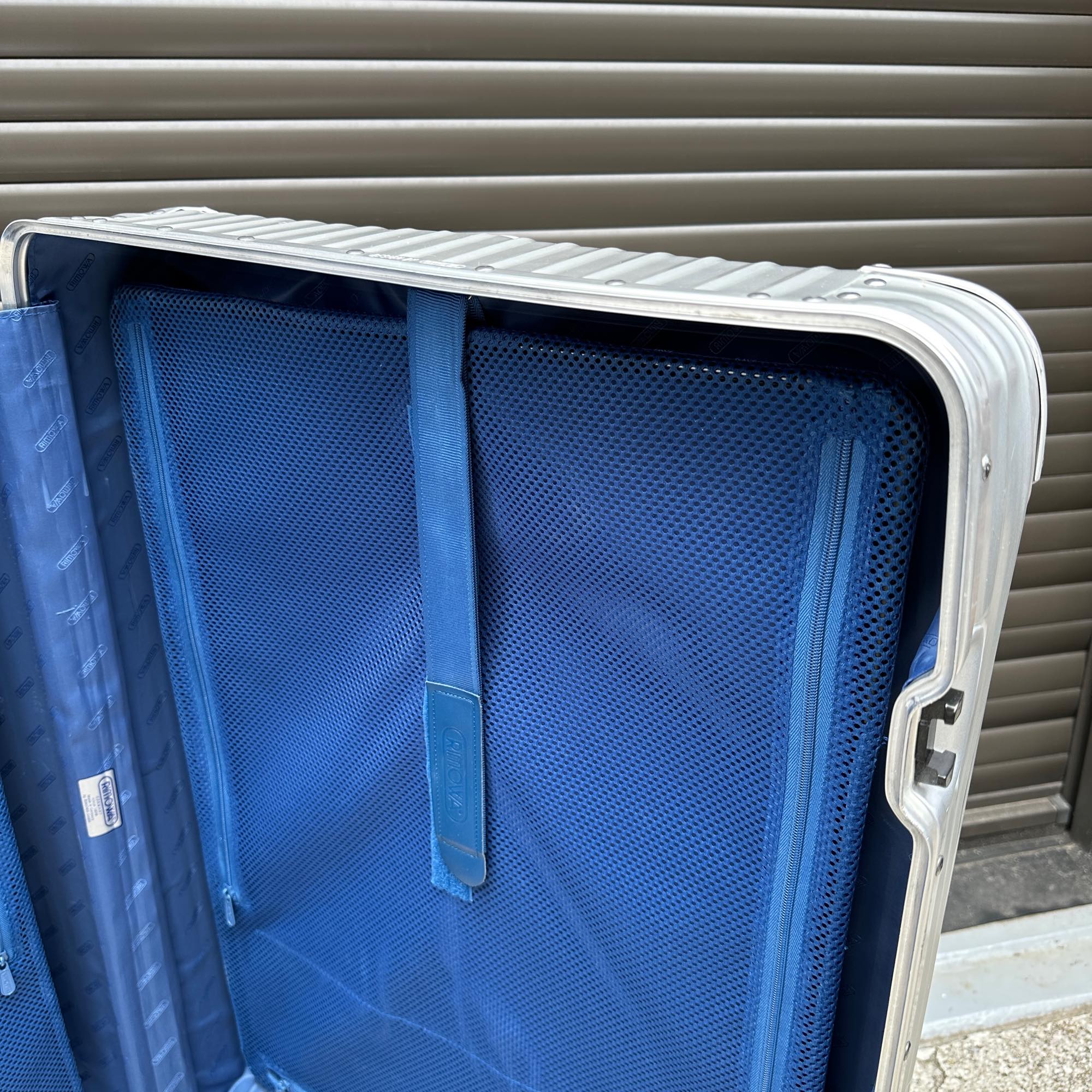 リモワ トパーズ 中古商品 932.77-7 104リットル 4輪