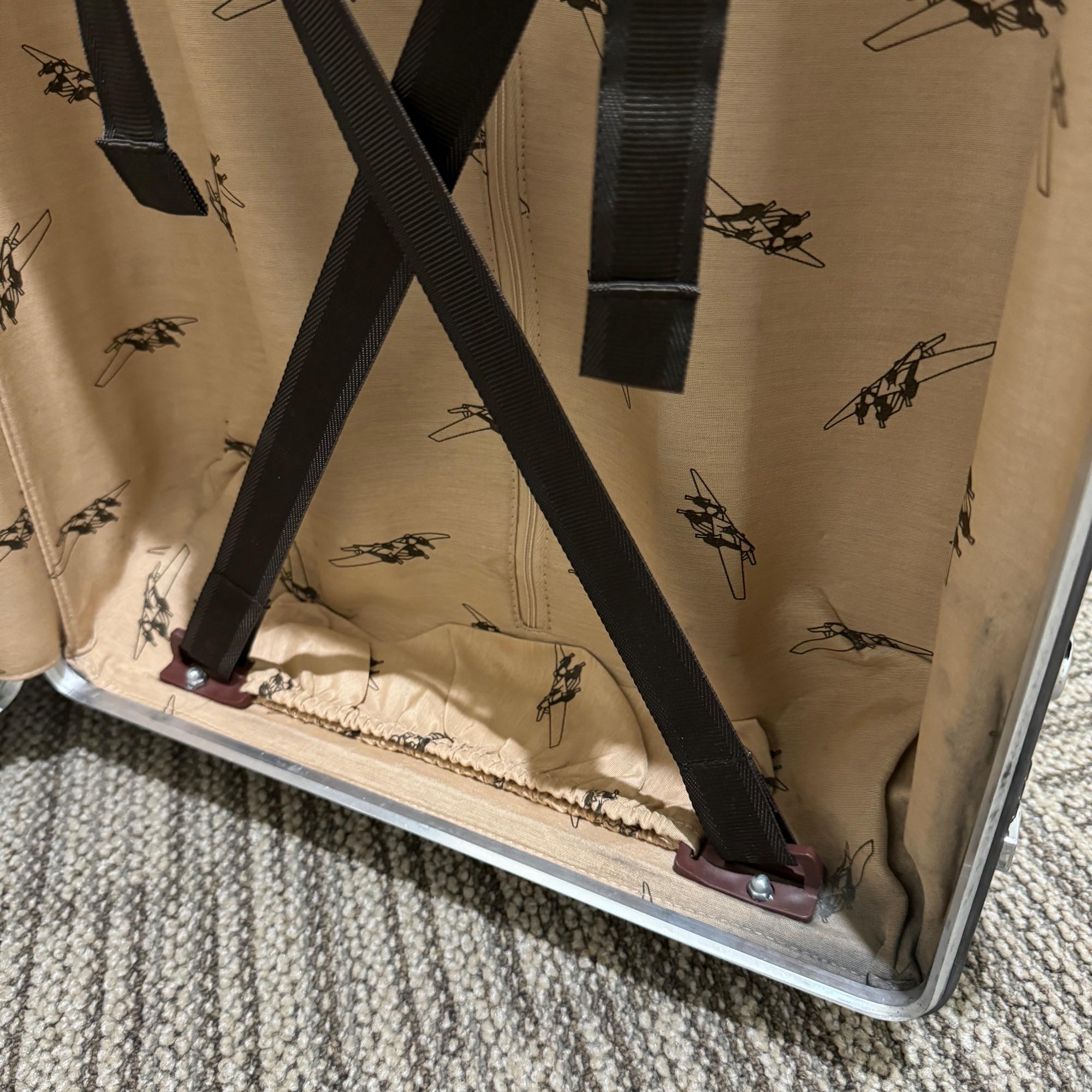 リモワ クラシックフライト 中古商品 971.52-7 33リットル 4輪
