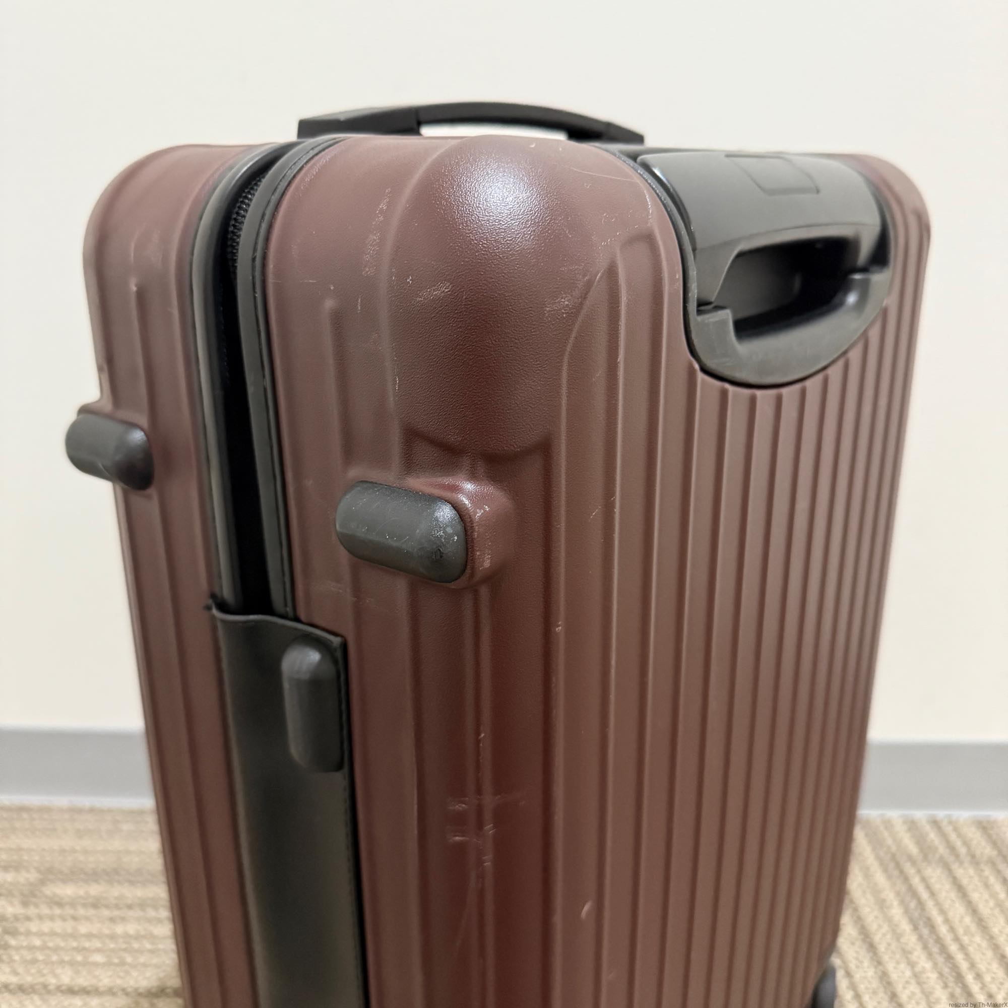 リモワ サルサ 810.52-8 中古美品 カルモナレッド 32リットル 4輪