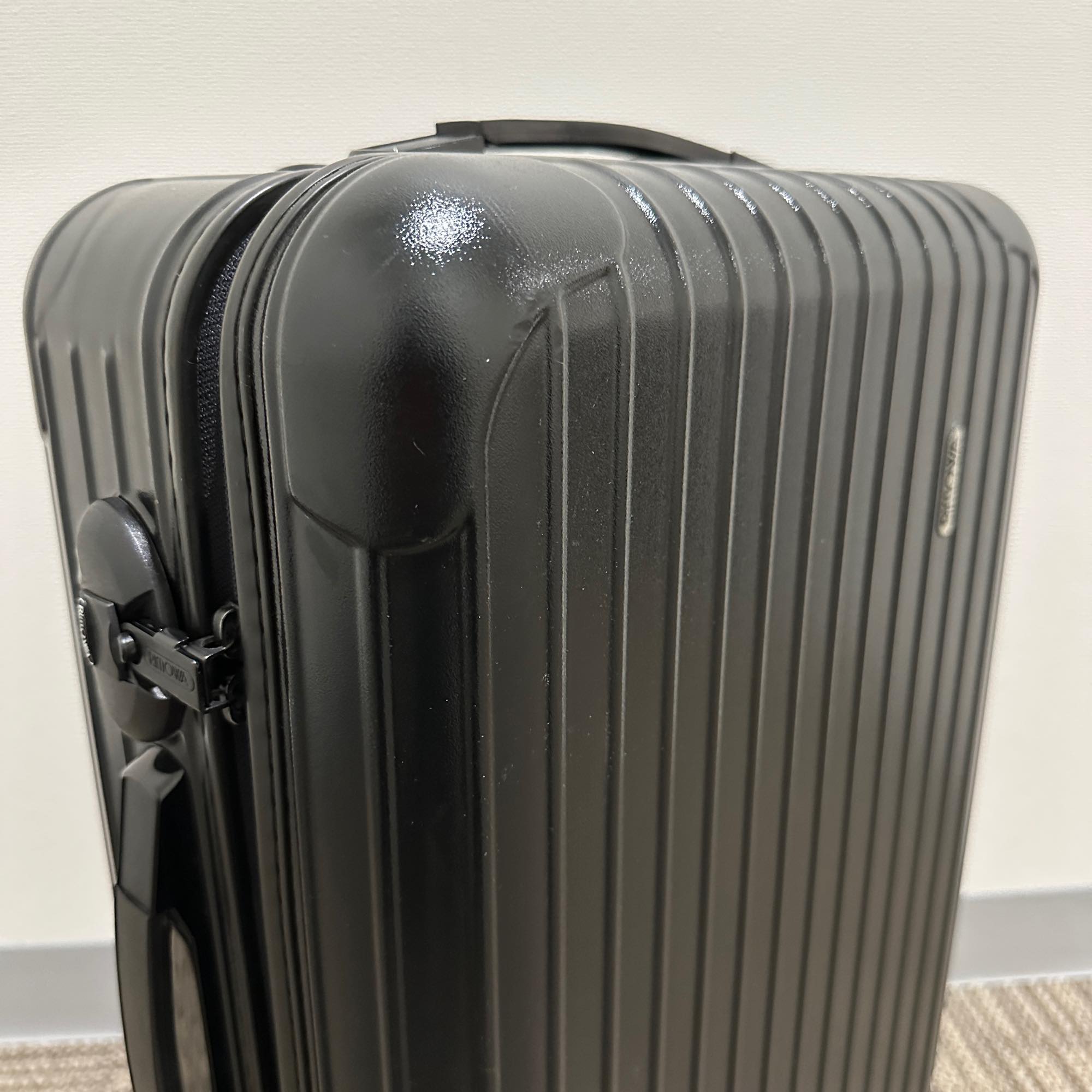リモワ サルサ 851.52-8 32リットル 中古商品 2輪