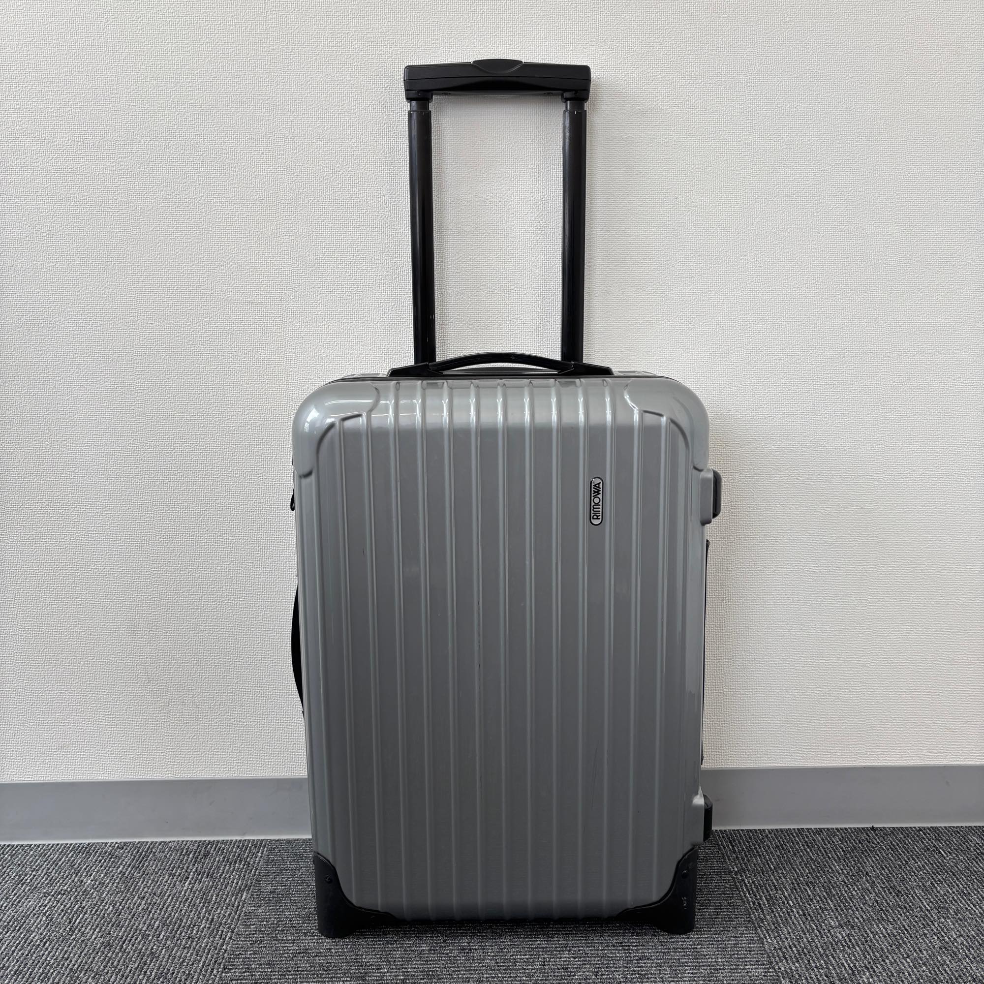 リモワ エッセンシャル(サルサ) 中古美品 856.52-8 35リットル 2輪