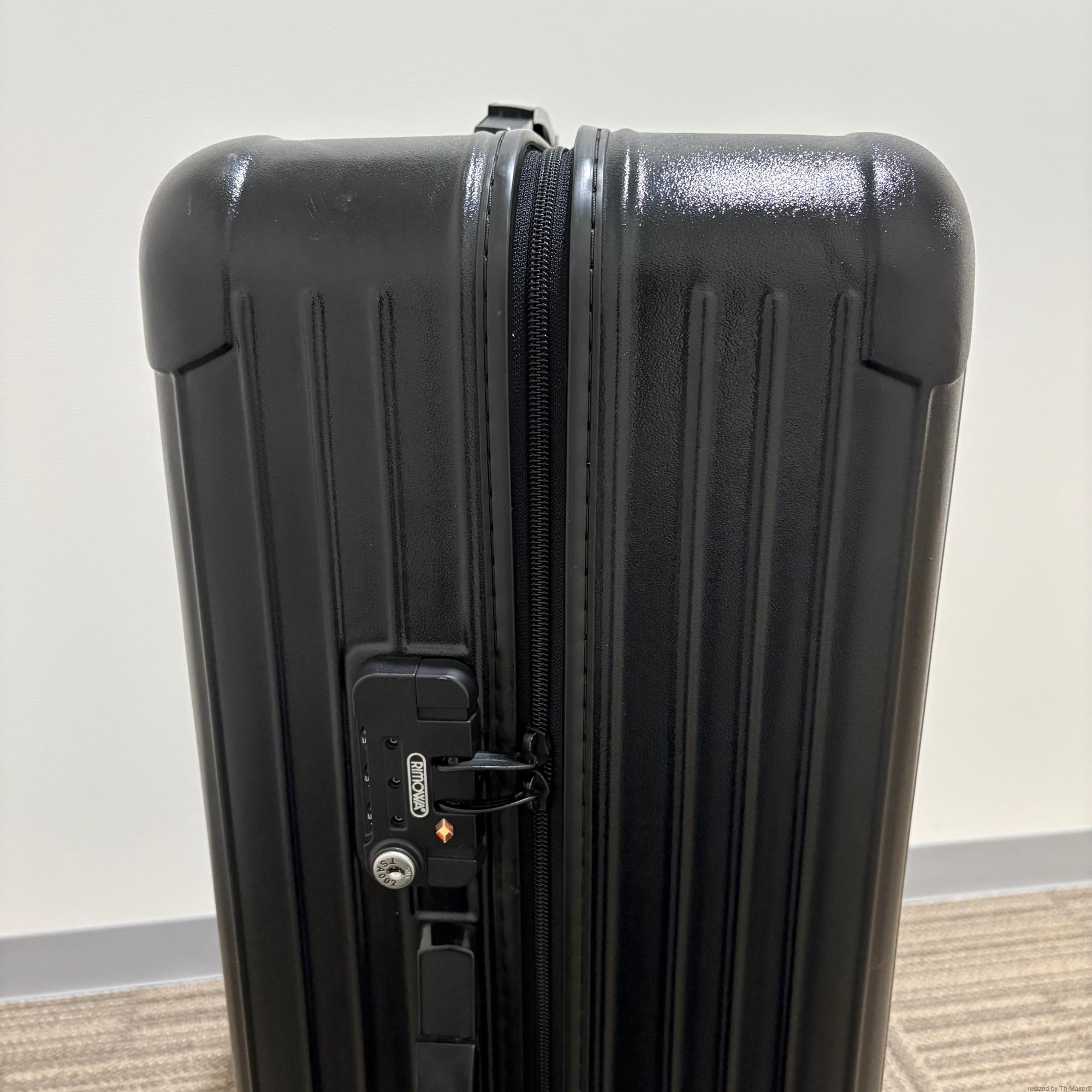 リモワ サルサ 871.77-8 107リットル 中古商品 4輪