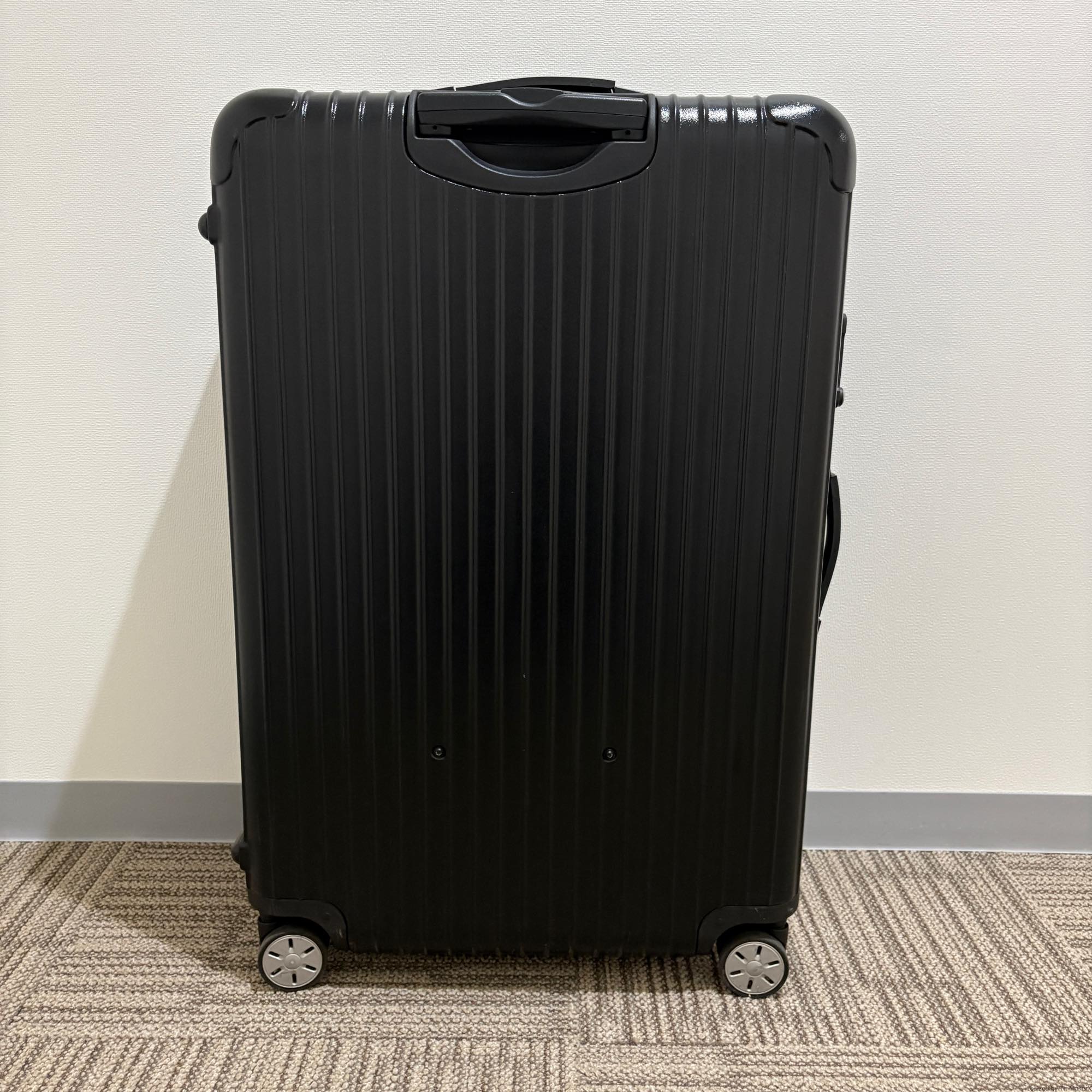 リモワ サルサ 871.77-8 107リットル 中古商品 4輪