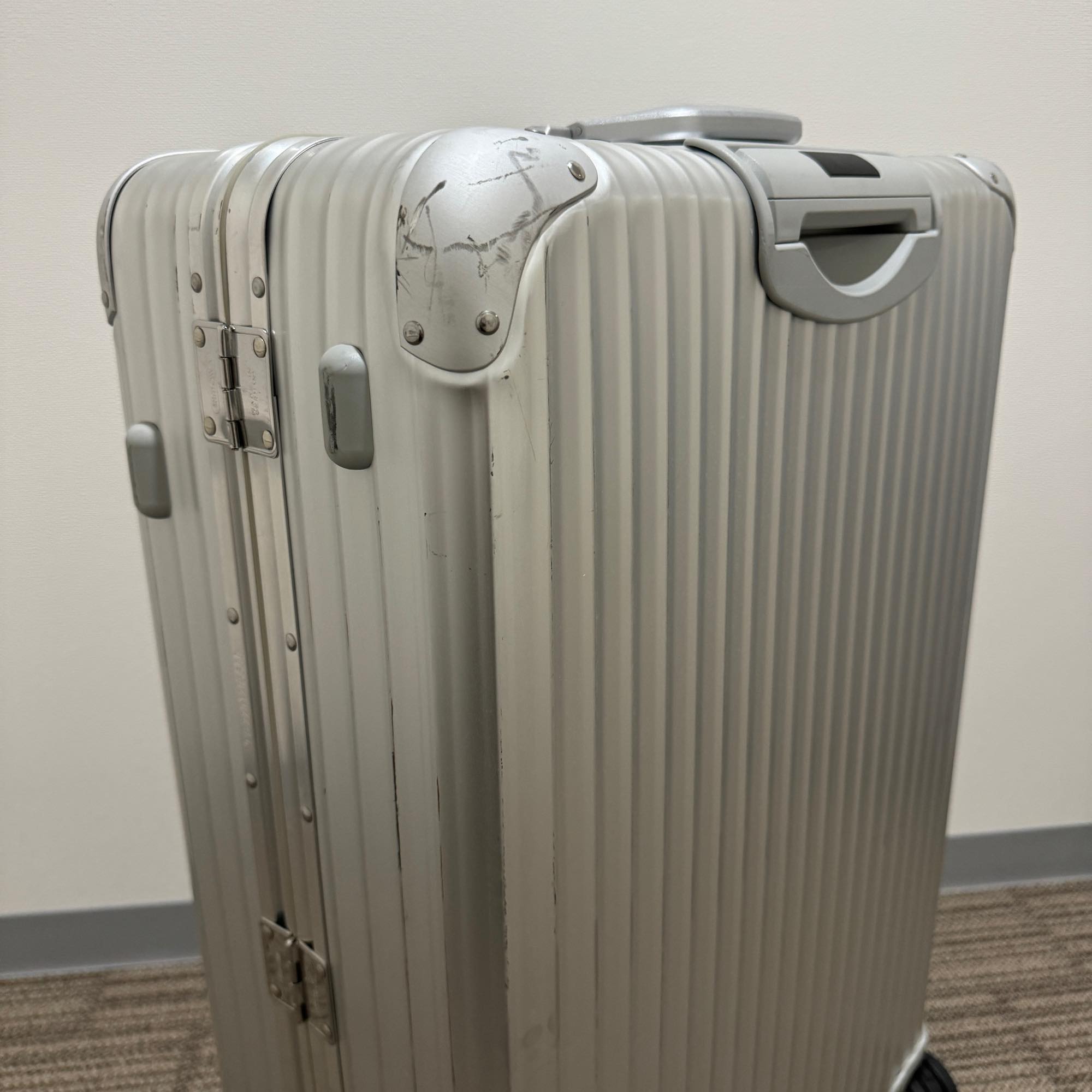 リモワ トパーズ 中古美品 932.77-8 104リットル 4輪