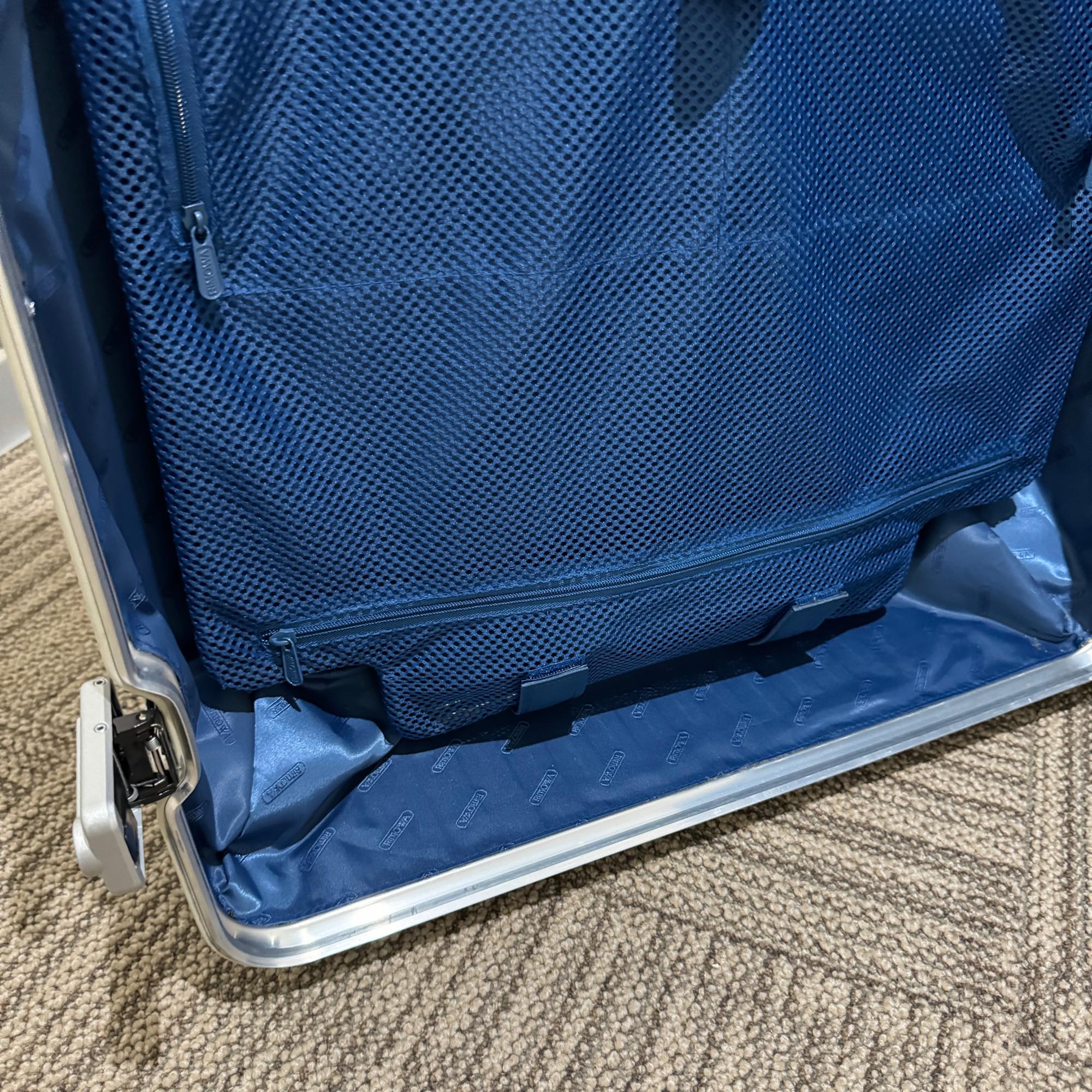 リモワ トパーズ 中古美品 932.77-8 104リットル 4輪