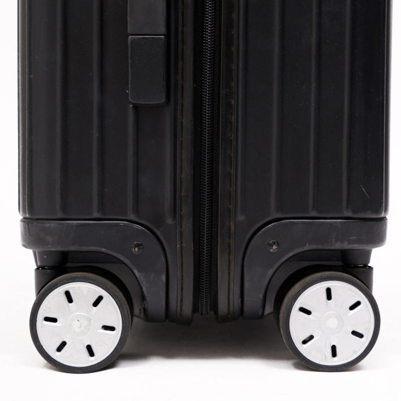リモワ サルサ 810.56 47リットル 中古商品 4輪