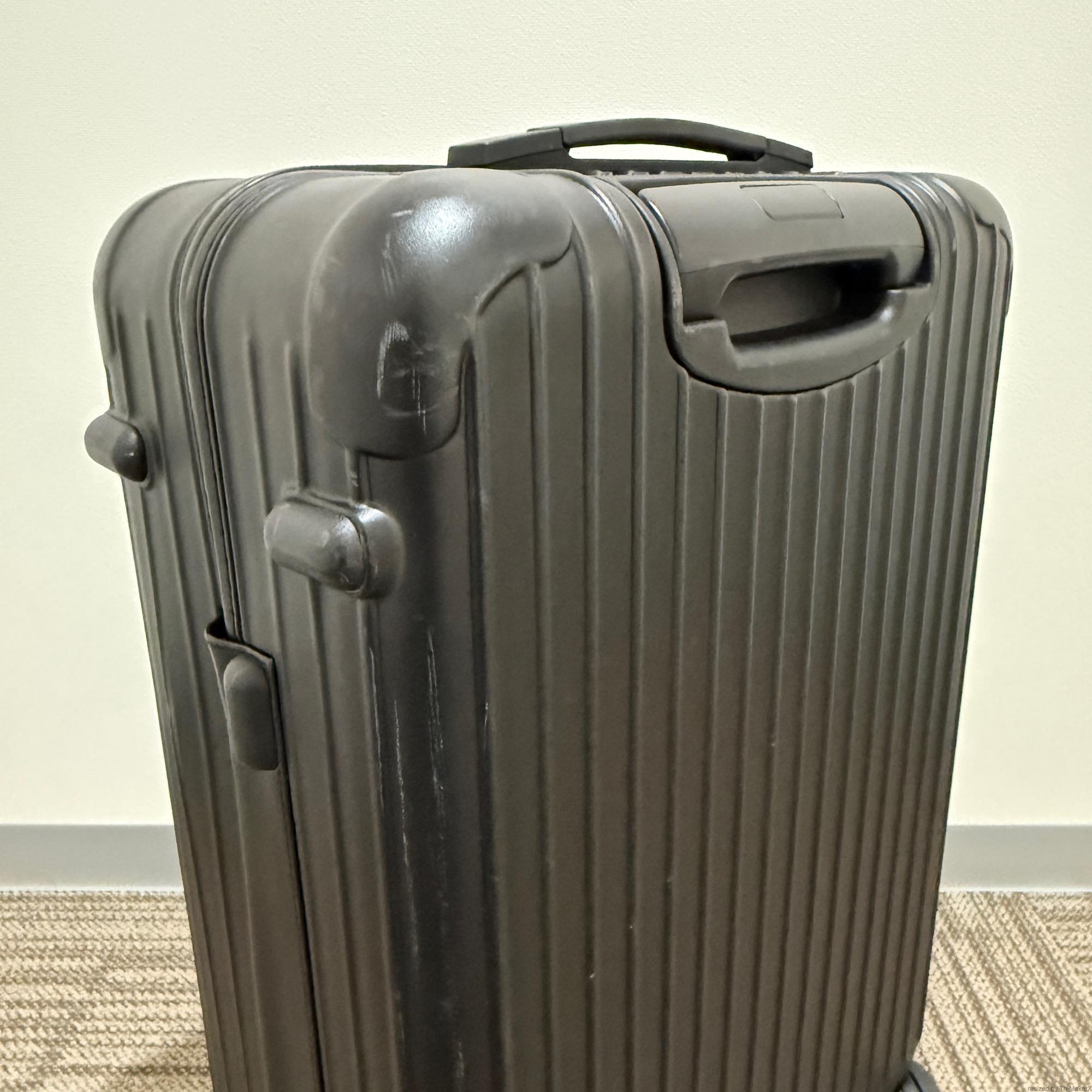 リモワ サルサ 810.63.32.4 中古商品 58リットル 4輪