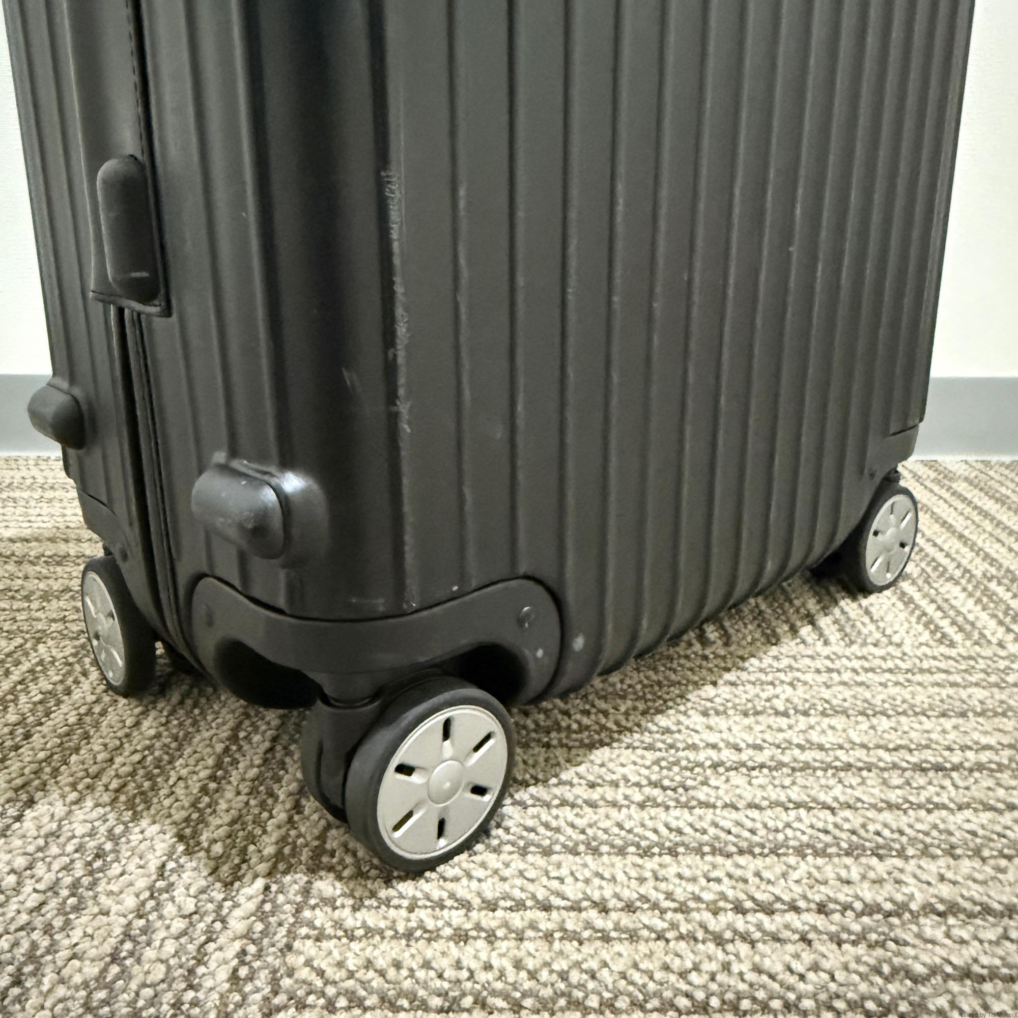 リモワ サルサ 810.63.32.4 中古商品 58リットル 4輪