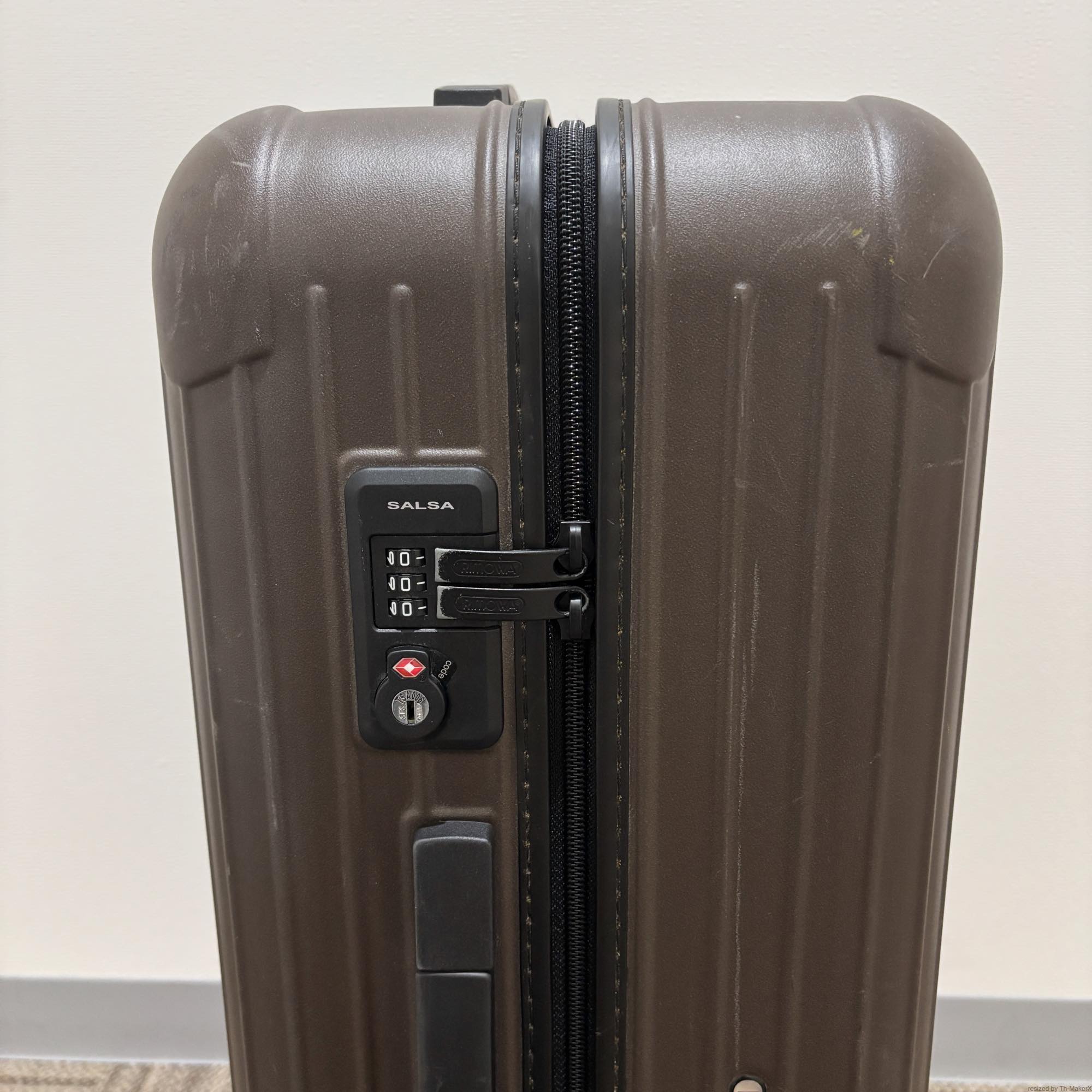 リモワ エッセンシャル(サルサ) 810.63.38.4 中古美品 58リットル 4輪