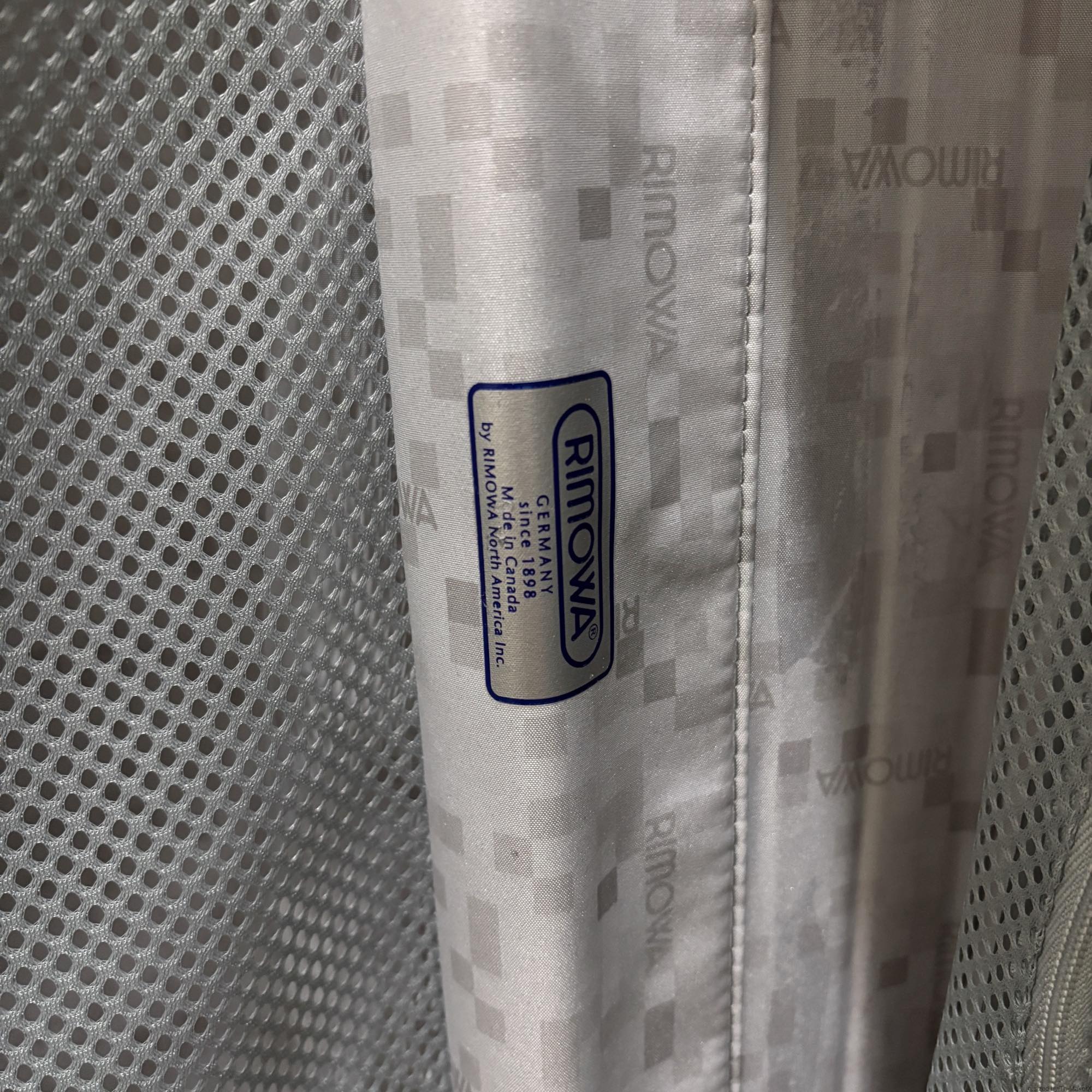 リモワ エッセンシャル(サルサ) 810.63.38.4 中古美品 58リットル 4輪