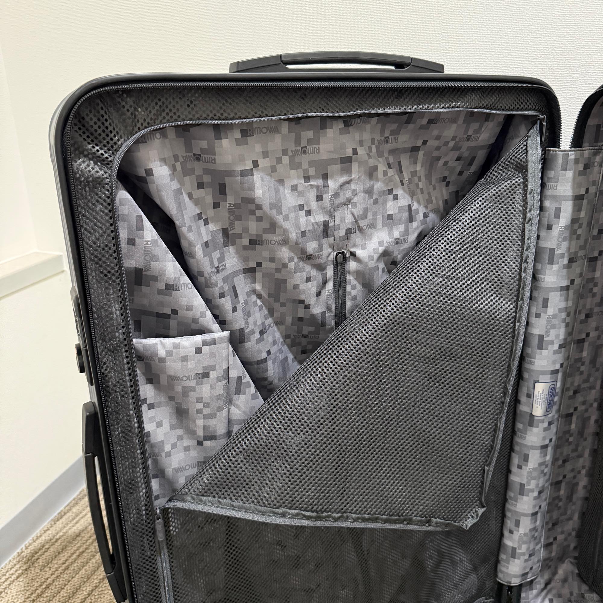 リモワ サルサ 810.77.35.4 中古美品 97リットル 4輪