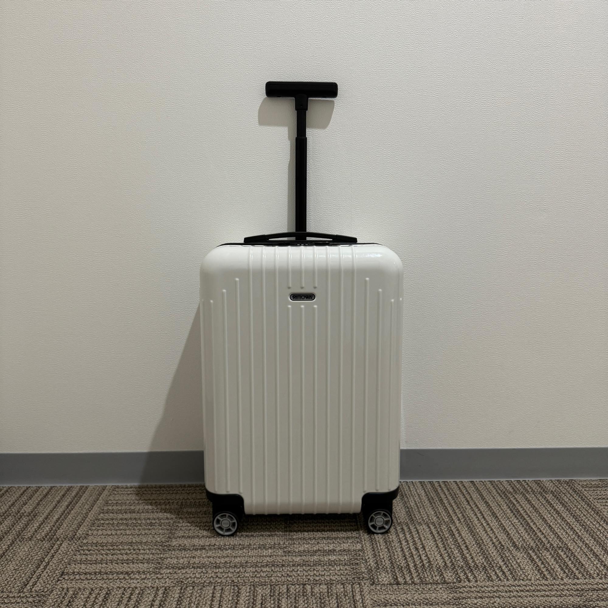 リモワ サルサ エアー 中古美品 820.52.45.4 34リットル 4輪