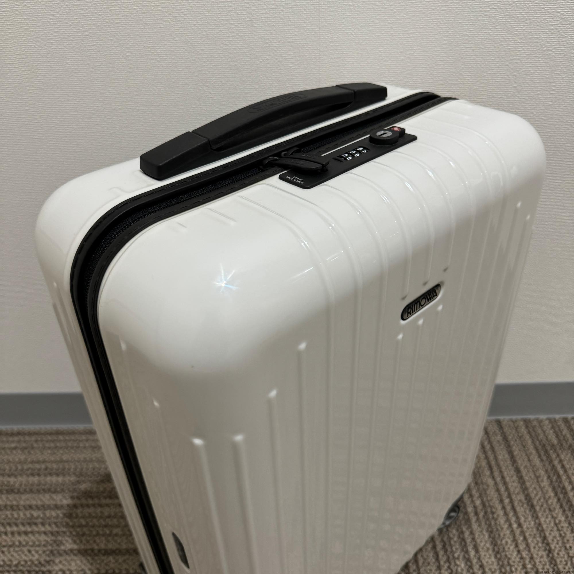 リモワ サルサ エアー 中古美品 820.52.45.4 34リットル 4輪