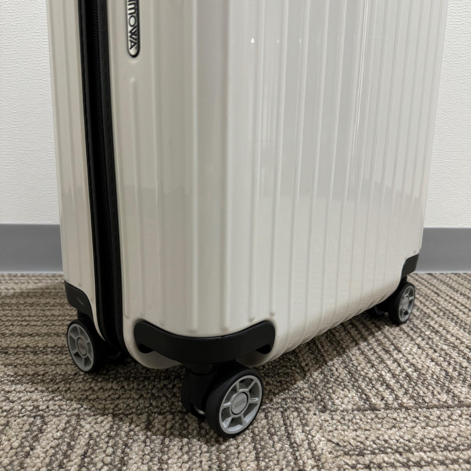 リモワ サルサ エアー 中古美品 820.52.45.4 34リットル 4輪