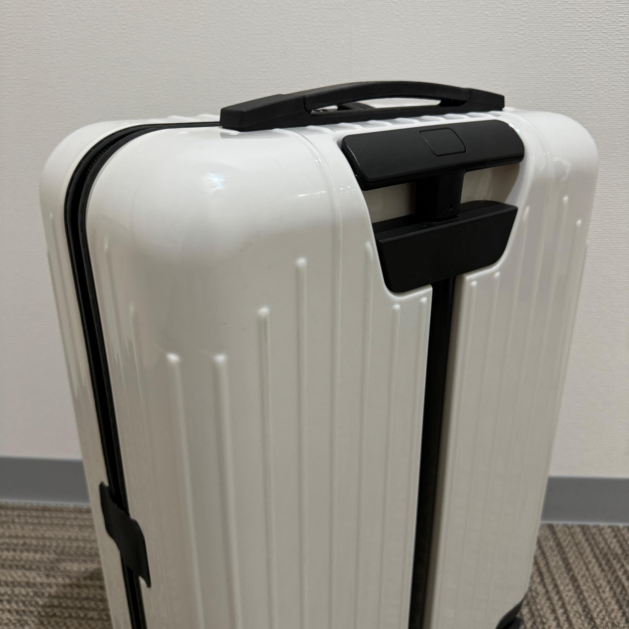 リモワ サルサ エアー 中古美品 820.52.45.4 34リットル 4輪