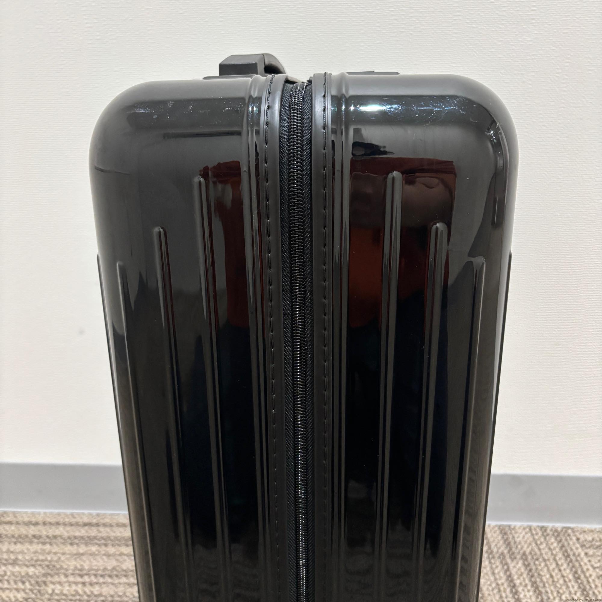 リモワ エッセンシャルライト 823.53.62.1 キャビン 37L 中古美品 ブラックグロス