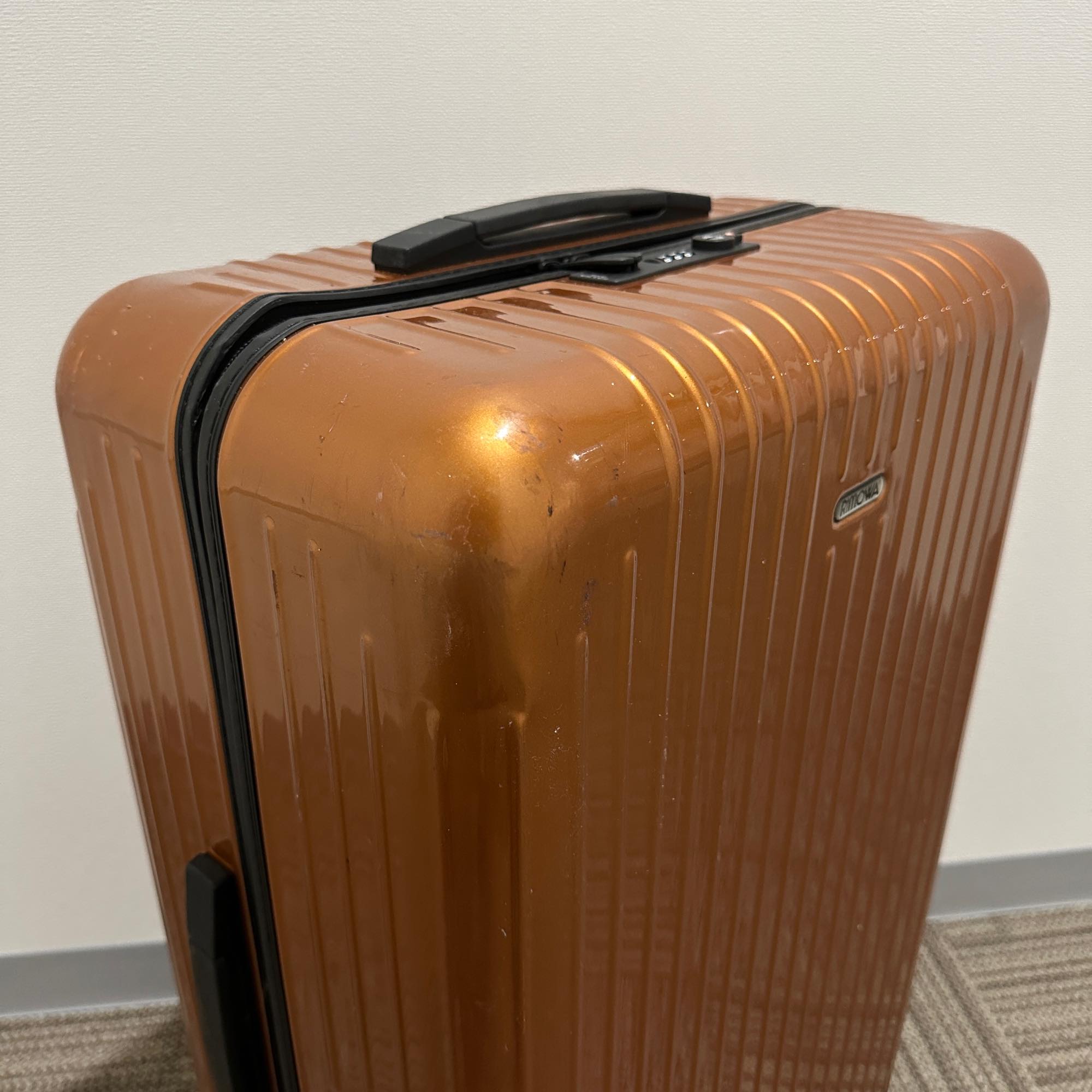 リモワ サルサエアー 823.70 80リットル 中古商品 4輪