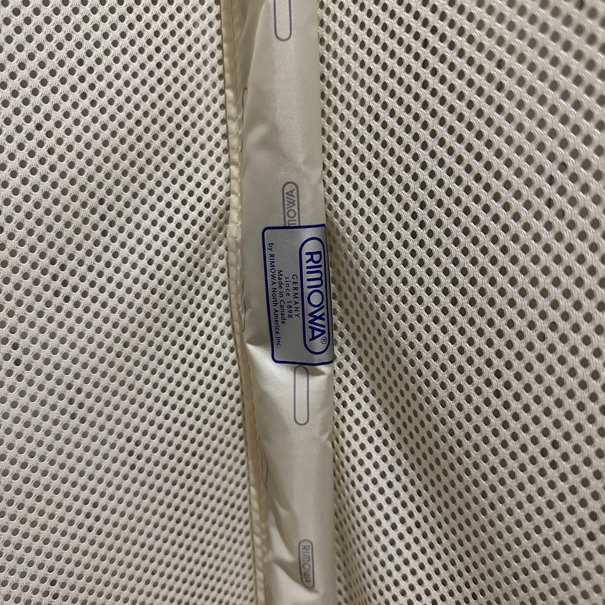 リモワ サルサ エアー 824-63 中古美品 65リットル 4輪