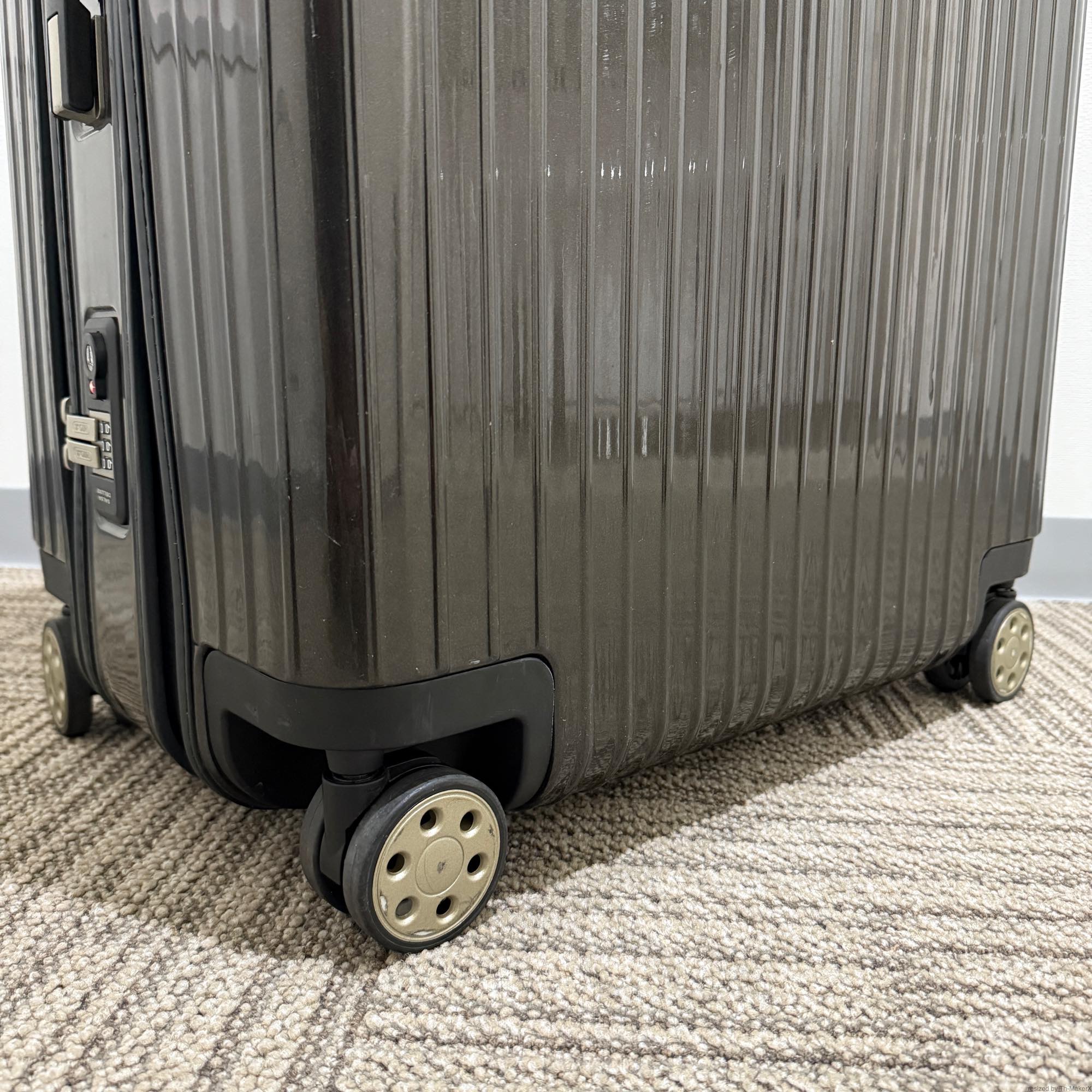 リモワ サルサデラックス 3Suiter 830.80.33.4 中古美品 128リットル 4輪