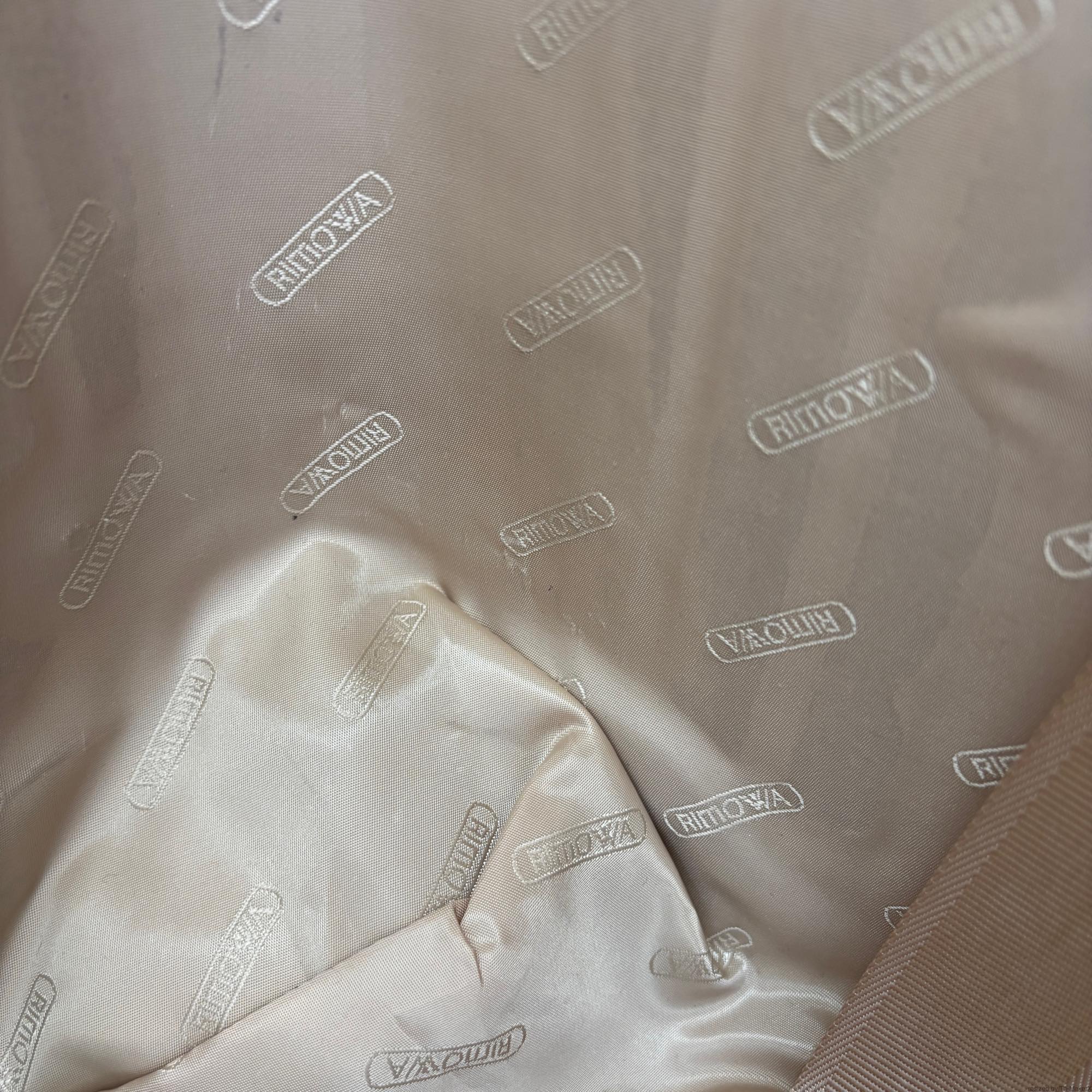 リモワ サルサデラックス(エッセンシャル) 830.90.09.7 中古美品 63リットル 4輪