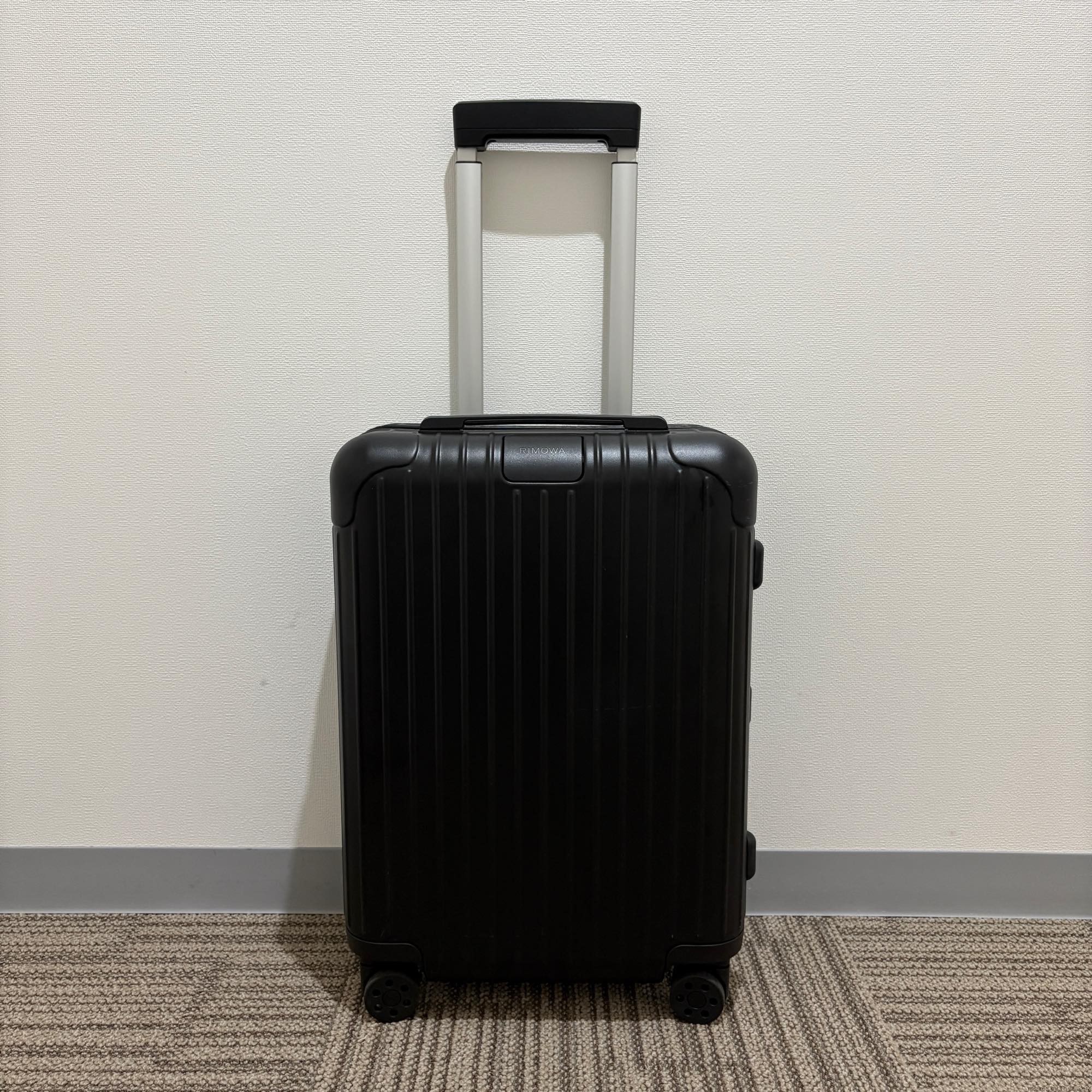 リモワ エッセンシャル 832.52.63.1 キャビンS 34L 中古美品 マットブラック