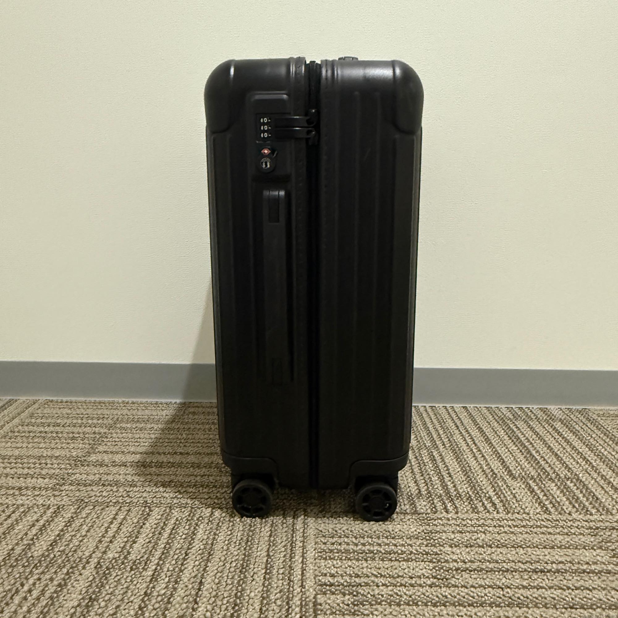 リモワ エッセンシャル キャビン 832.53.63.1 中古美品 36L マットブラック