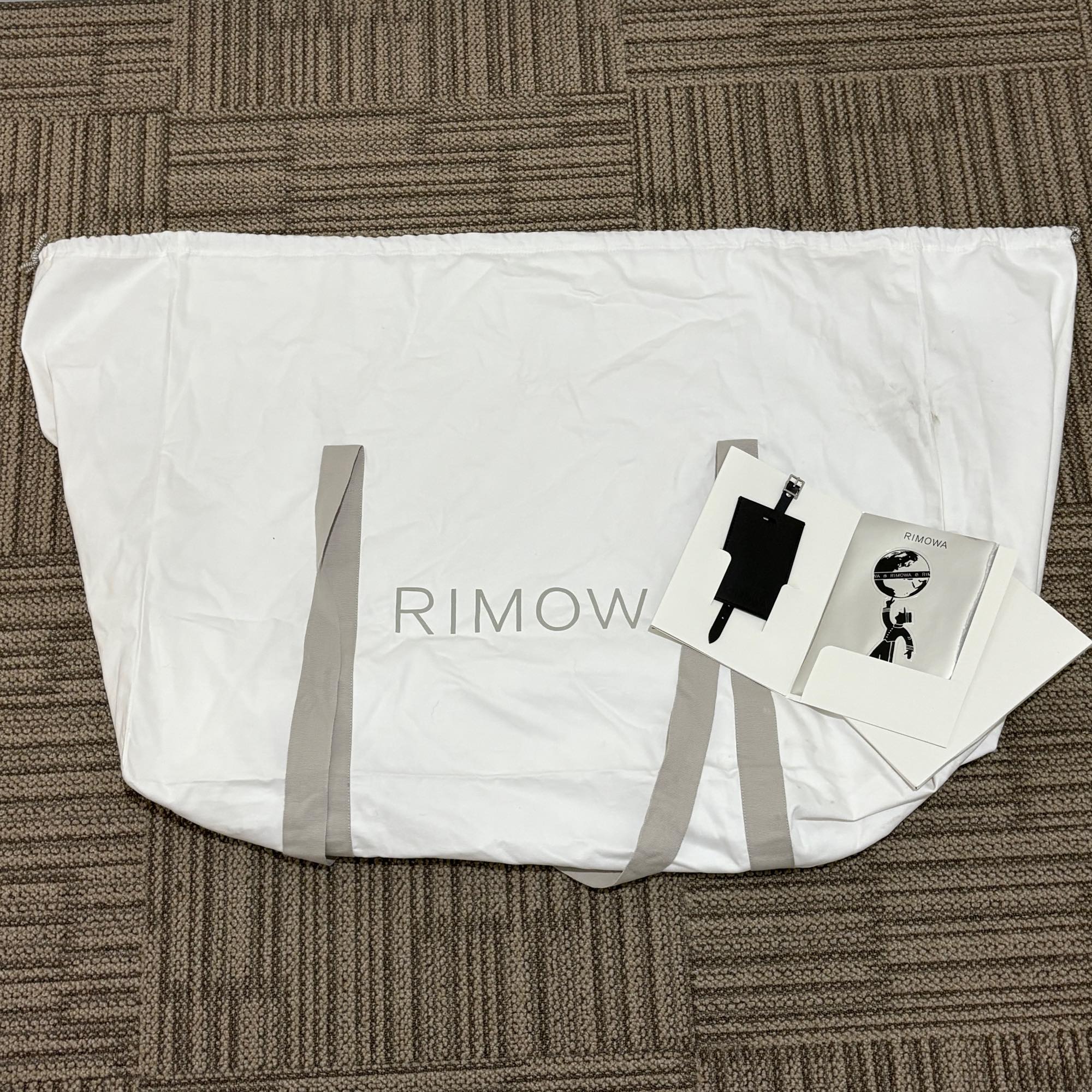 リモワ エッセンシャル 832.80.94.4 バンブーグリーン トランクプラス 中古美品 101L