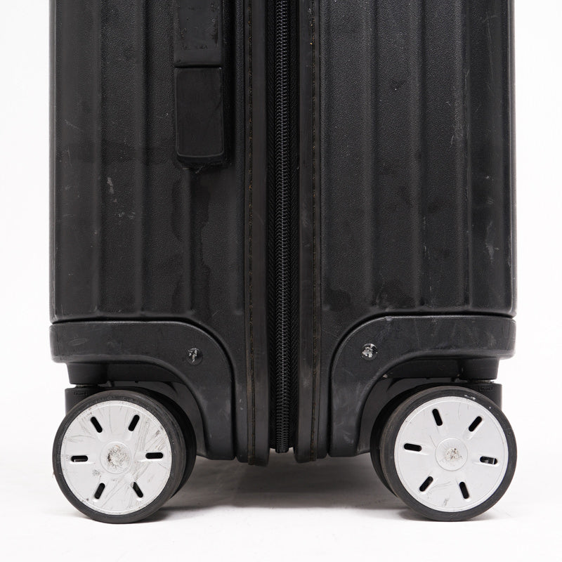 リモワ サルサ 834.56 47リットル 中古商品 4輪