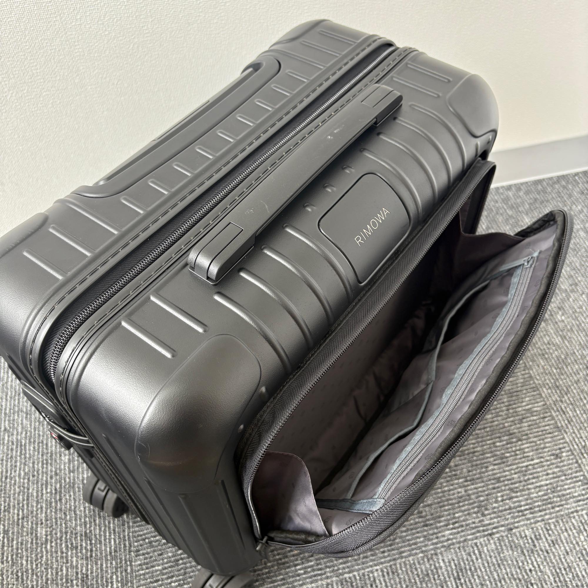 リモワ エッセンシャルスリーブ 842.40.63.4 コンパクト 31L 中古美品 マットブラック