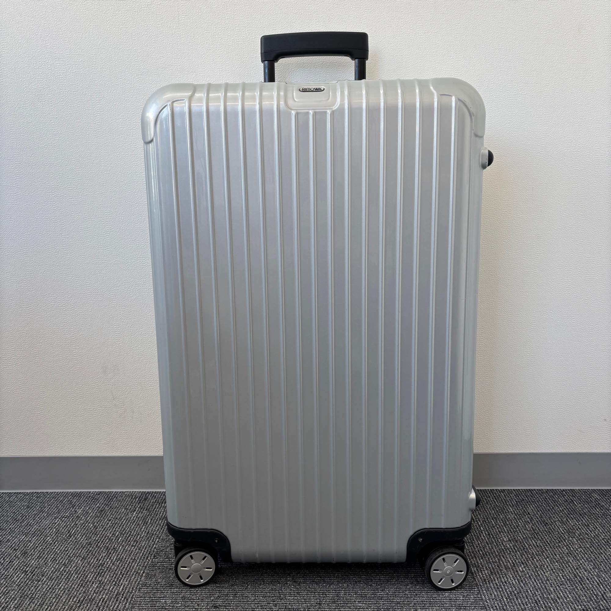 リモワ サルサ(エッセンシャル) U844.70 中古美品 86リットル 4輪