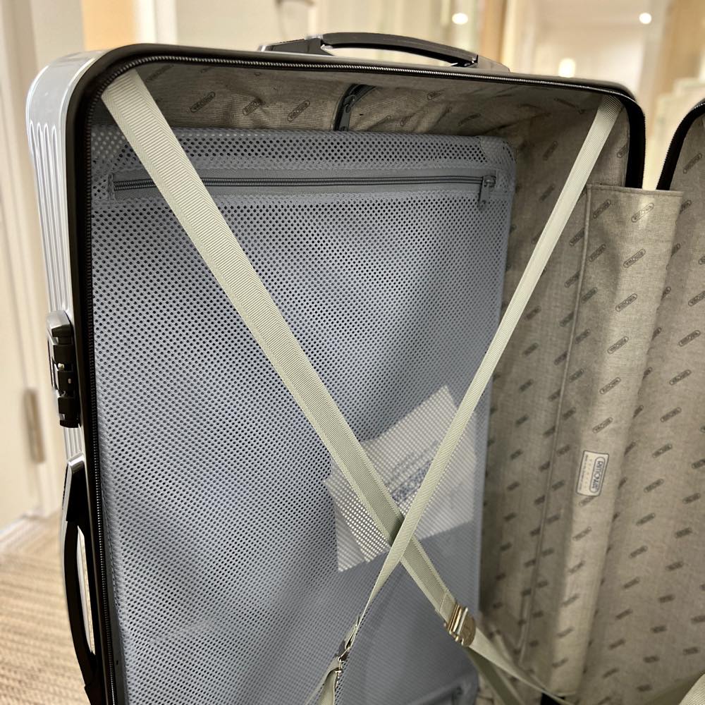 リモワ サルサ 中古商品 856.70-1 82リットル 2輪