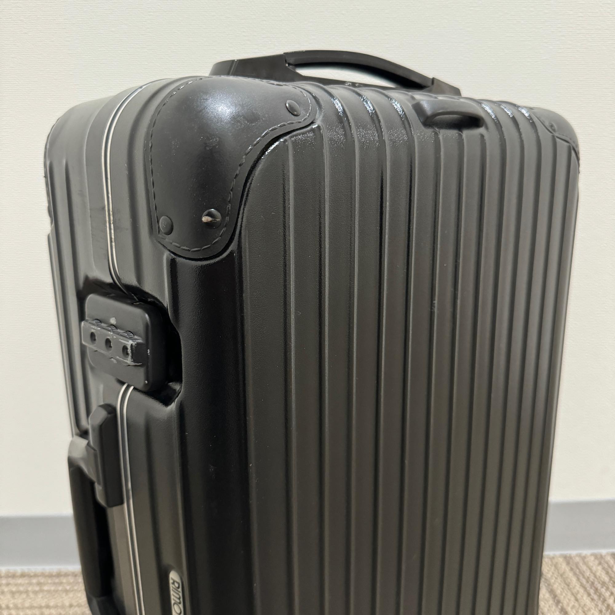 リモワ サンバ 中古商品 858.52 35リットル 2輪